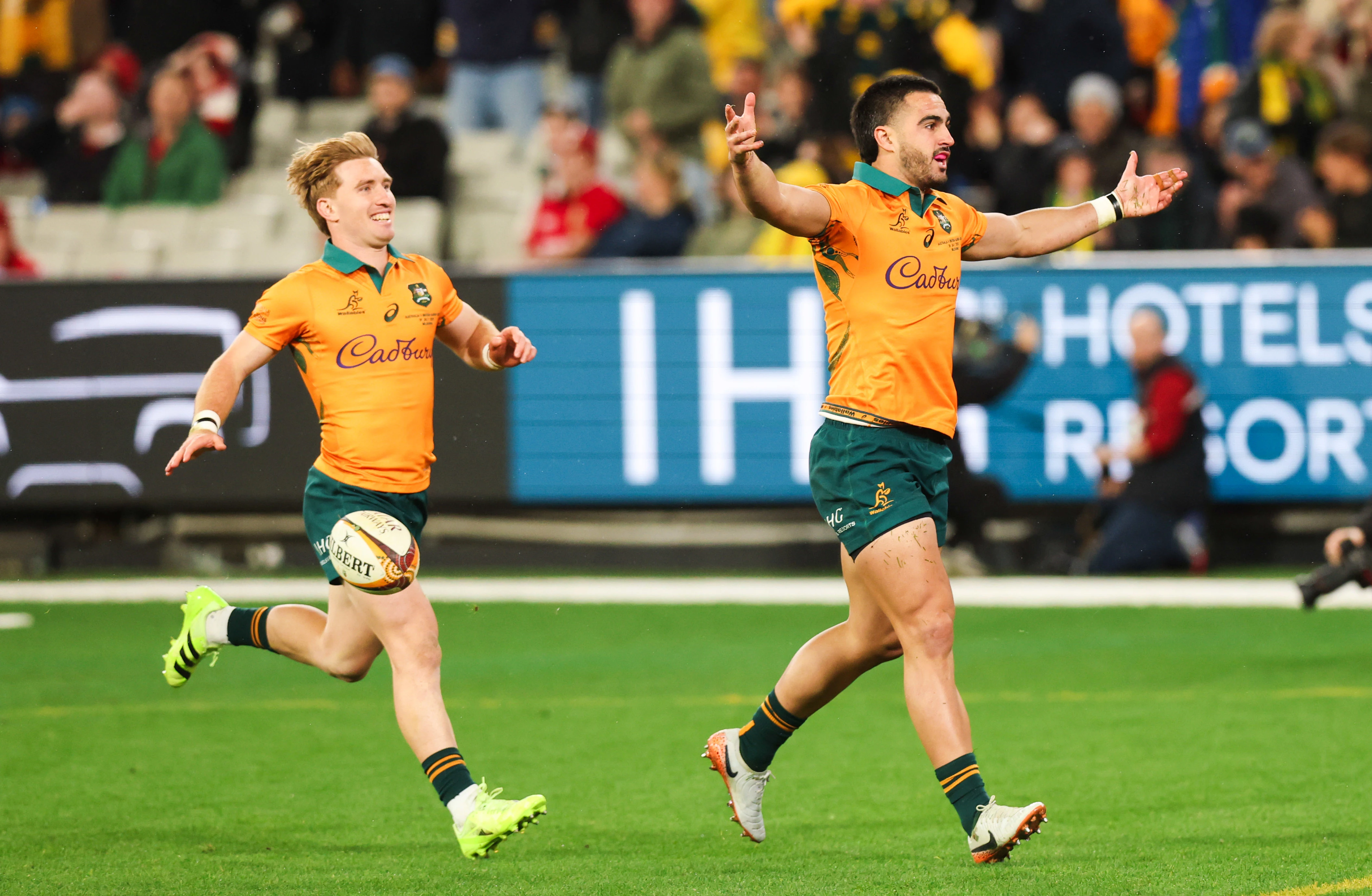 Tom Wright and Tate McDermott celebrate a Wallabies try (2025)