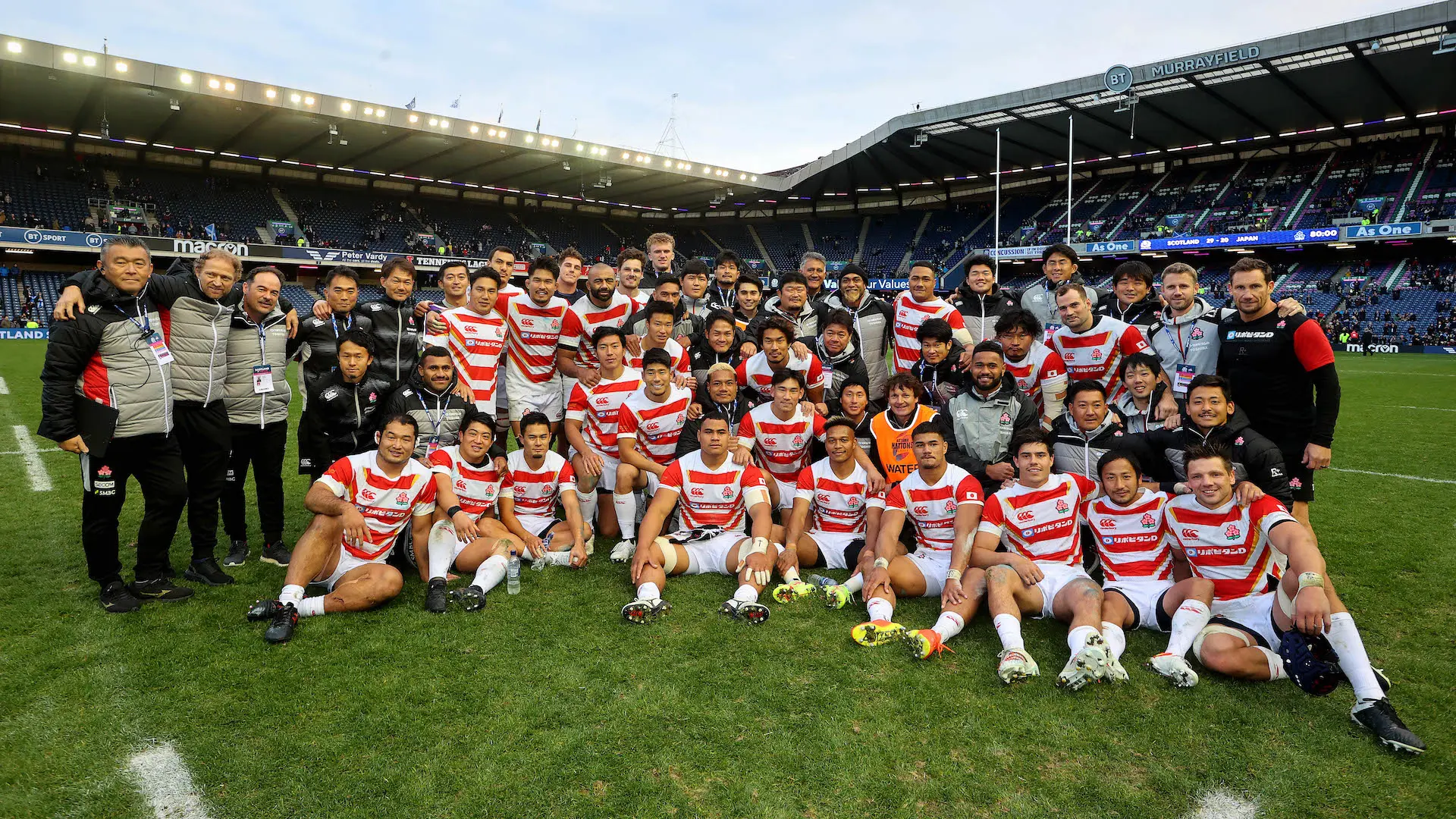 Japan pose for a team photo 20/11/2021