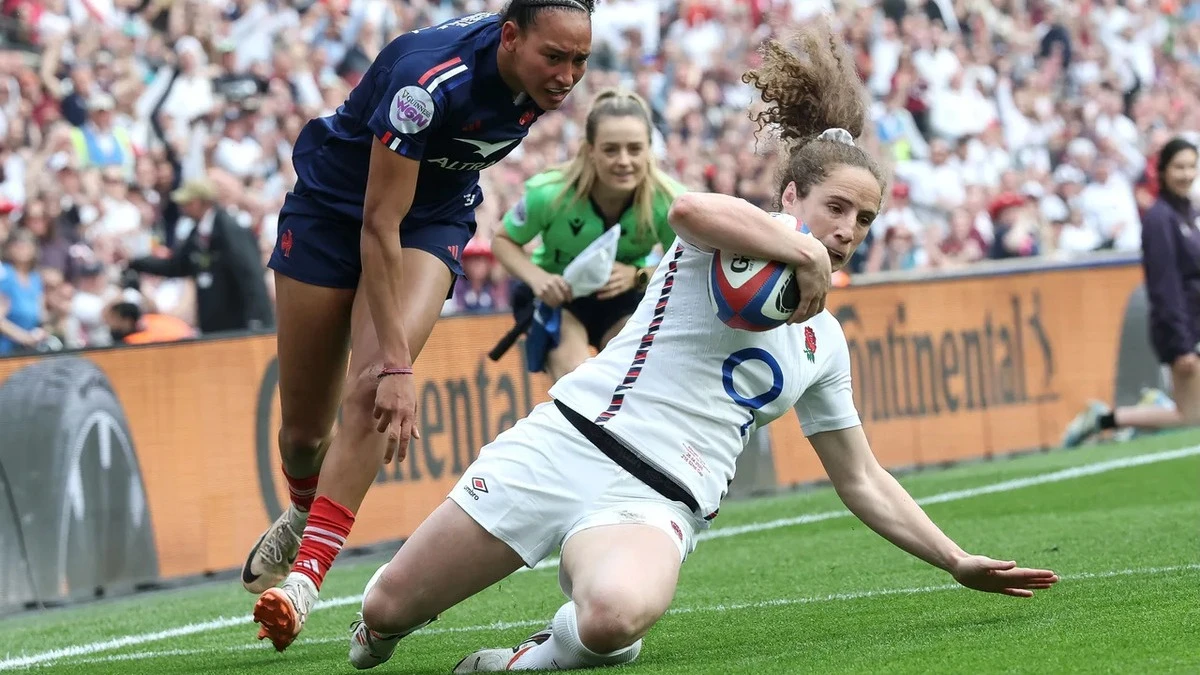 Abby Dow scores against France - Women's Six Nations 2025