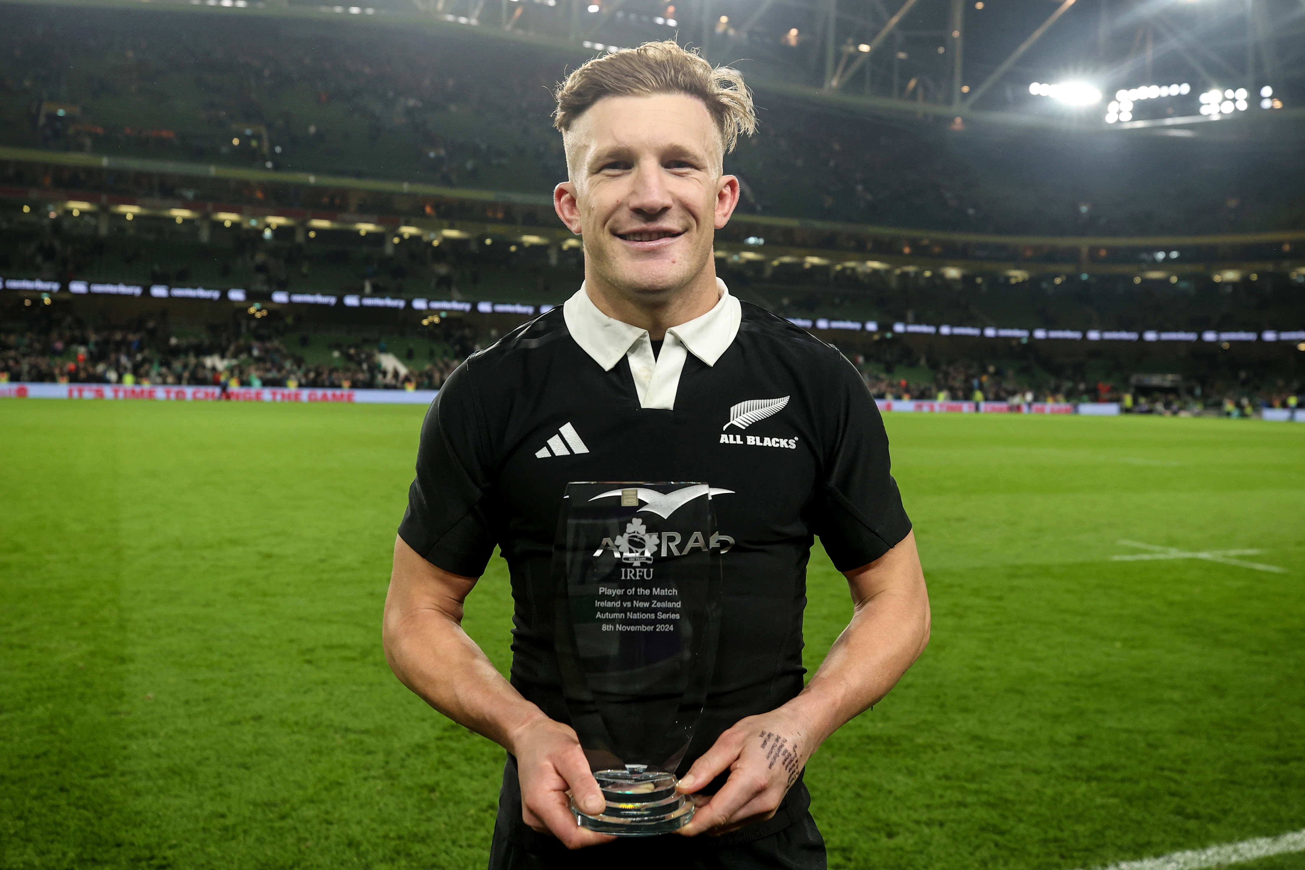 MATCH REPORT McKenzie steers All Blacks to win v Ireland Autumn