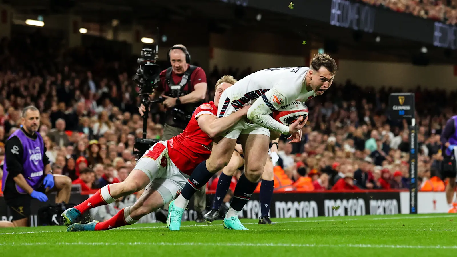 TomRoebuck_2025_WALvENG