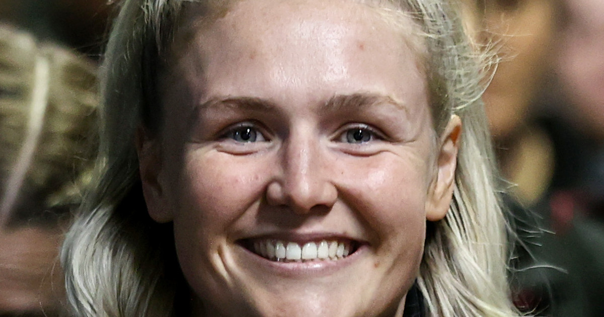 Alex Callender wins Welsh Writers' Player of the Year - Guinness Women ...