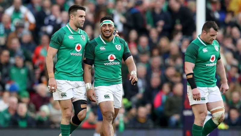 Conor Murray celebrates scoring a try with Bundee Aki 10/3/2018