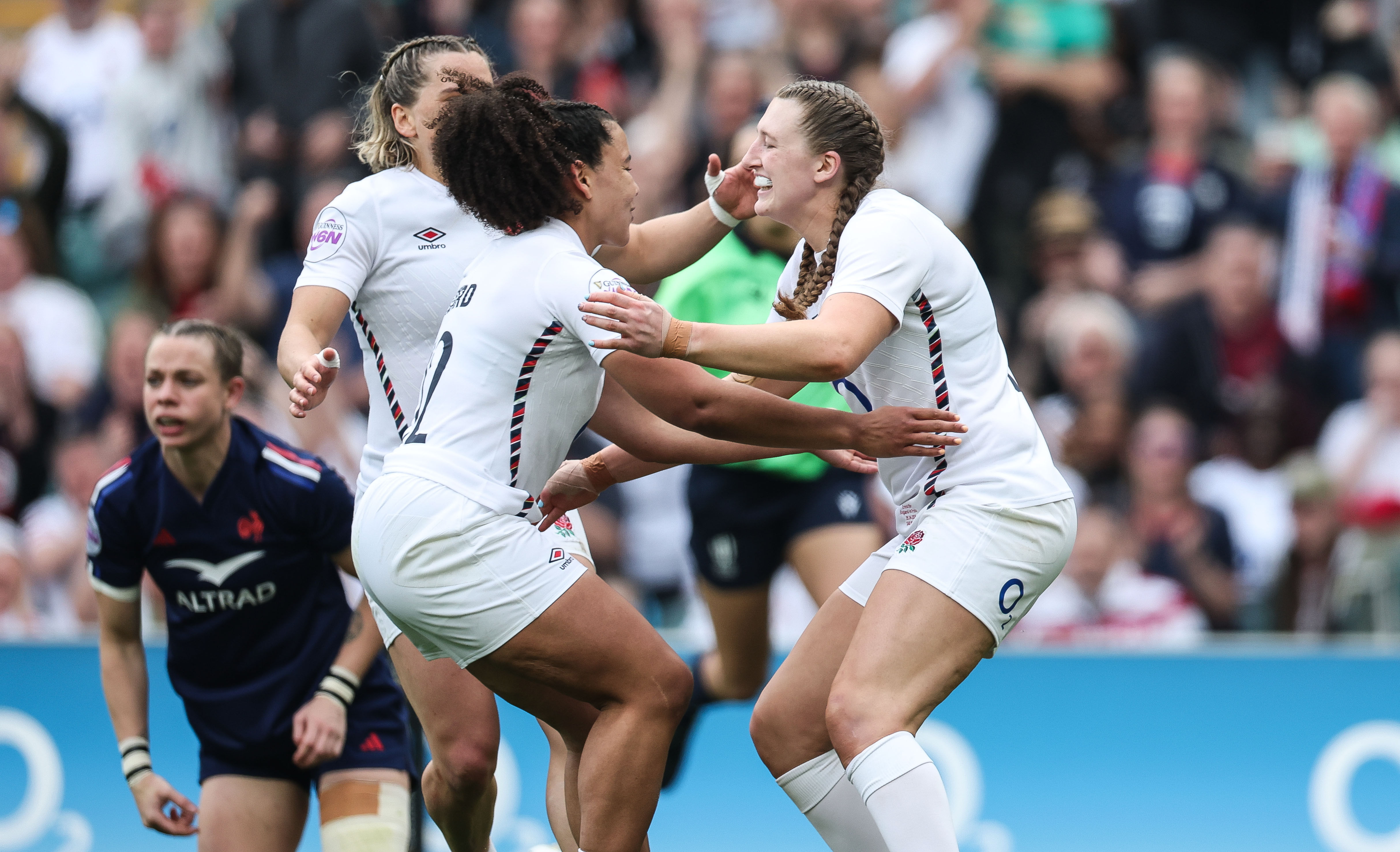 England's Emma Sing celebrates scoring a try during the 2025 Guinness Women's Six Nations Championship Round 5 game between England and France in Allianz Twickenham Stadium, London, England, Saturday, April 26, 2025 (Photo by Billy Stickland / Inpho)