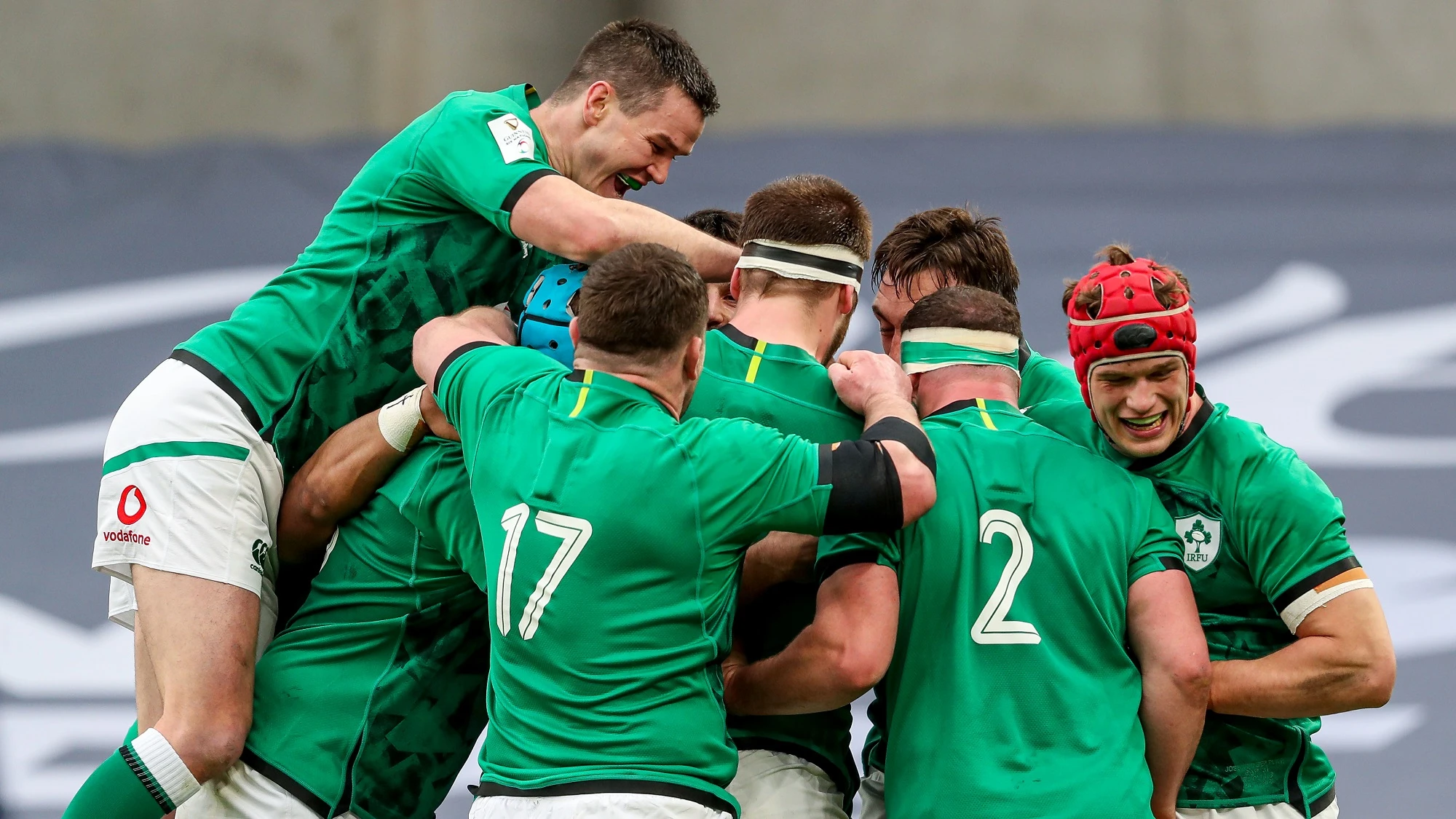 Ireland players celebrate with Keith Earls after scoring the opening try 20/3/2021