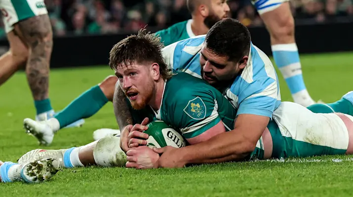 Joe McCarthy scores for Ireland against Argentina