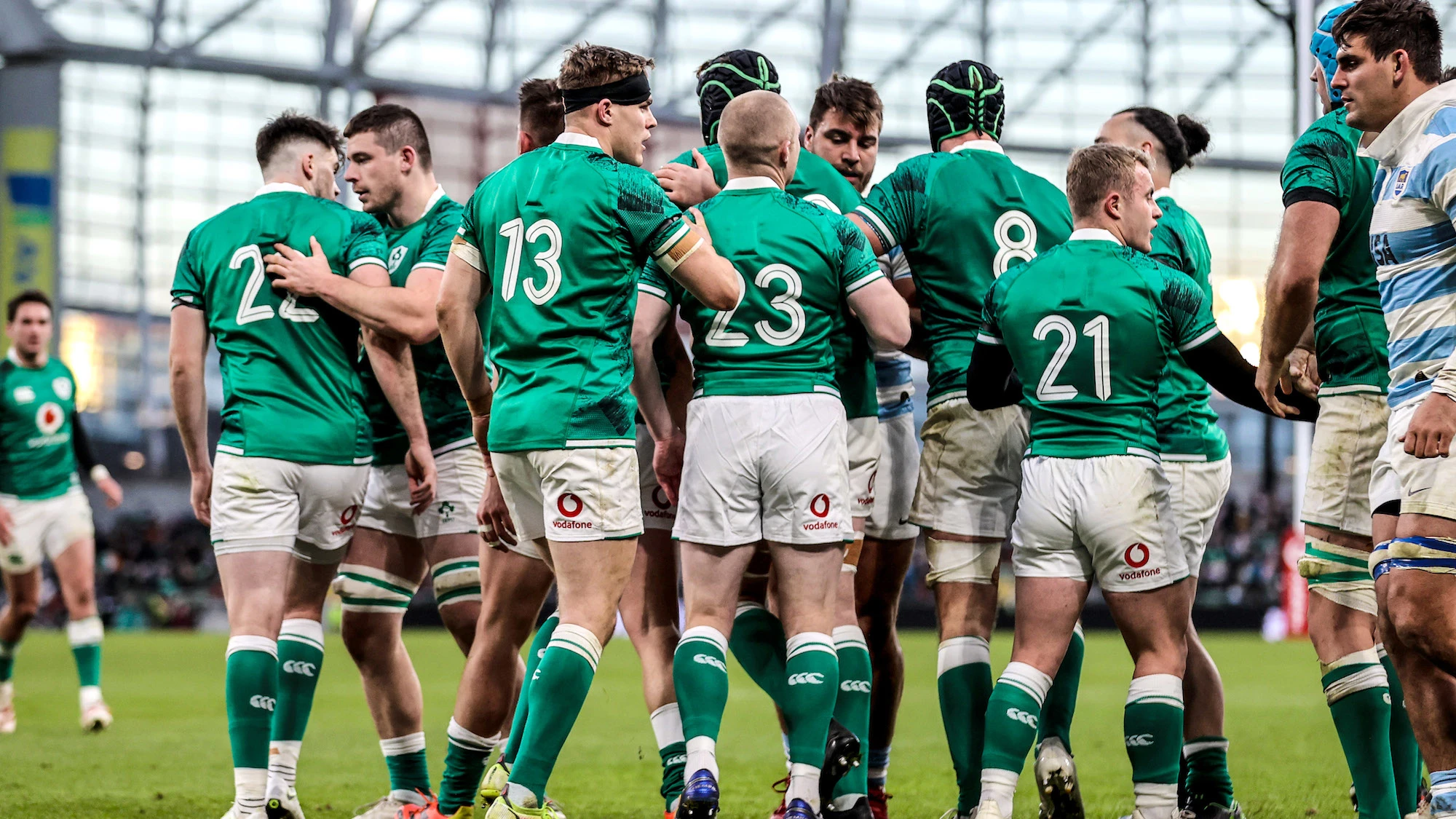Ireland players celebrate after Dan Sheehan scores a try 21/11/2021