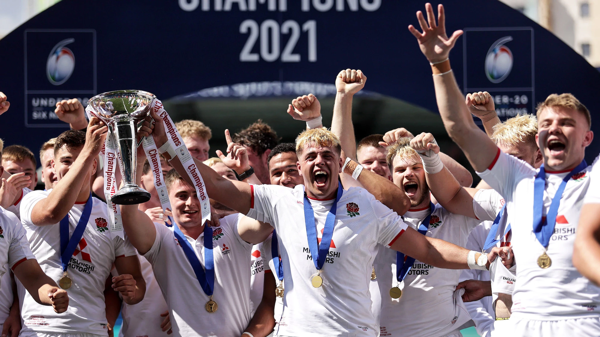 England celebrate winning the under 20 Six Nations championship 13/7/2021