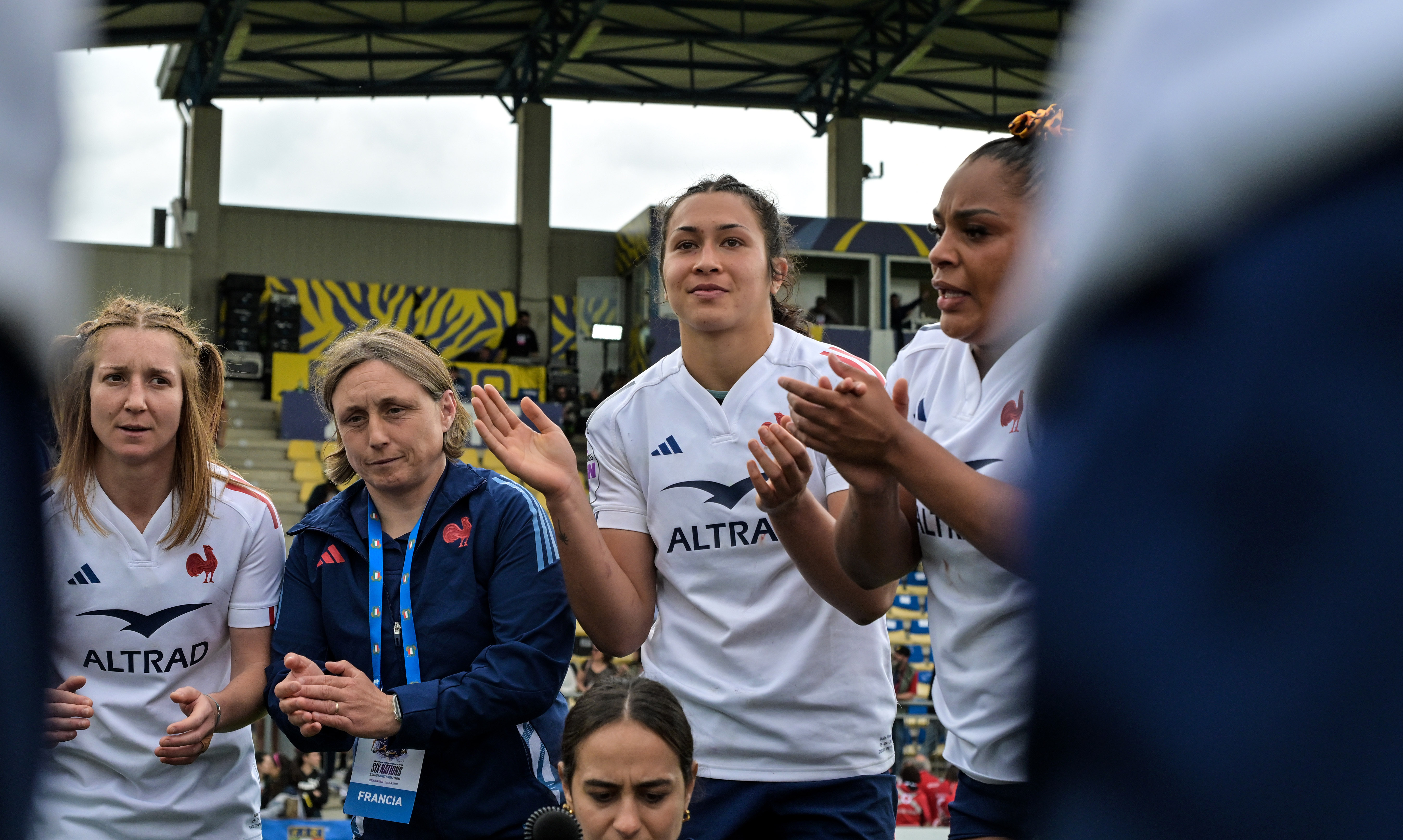 France huddle post-Italy W6N 2025