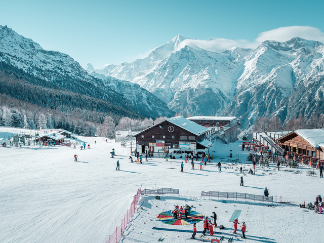 Das Skigebiet Grächen verfügt über eine ideale Infrastruktur für Anfänger.