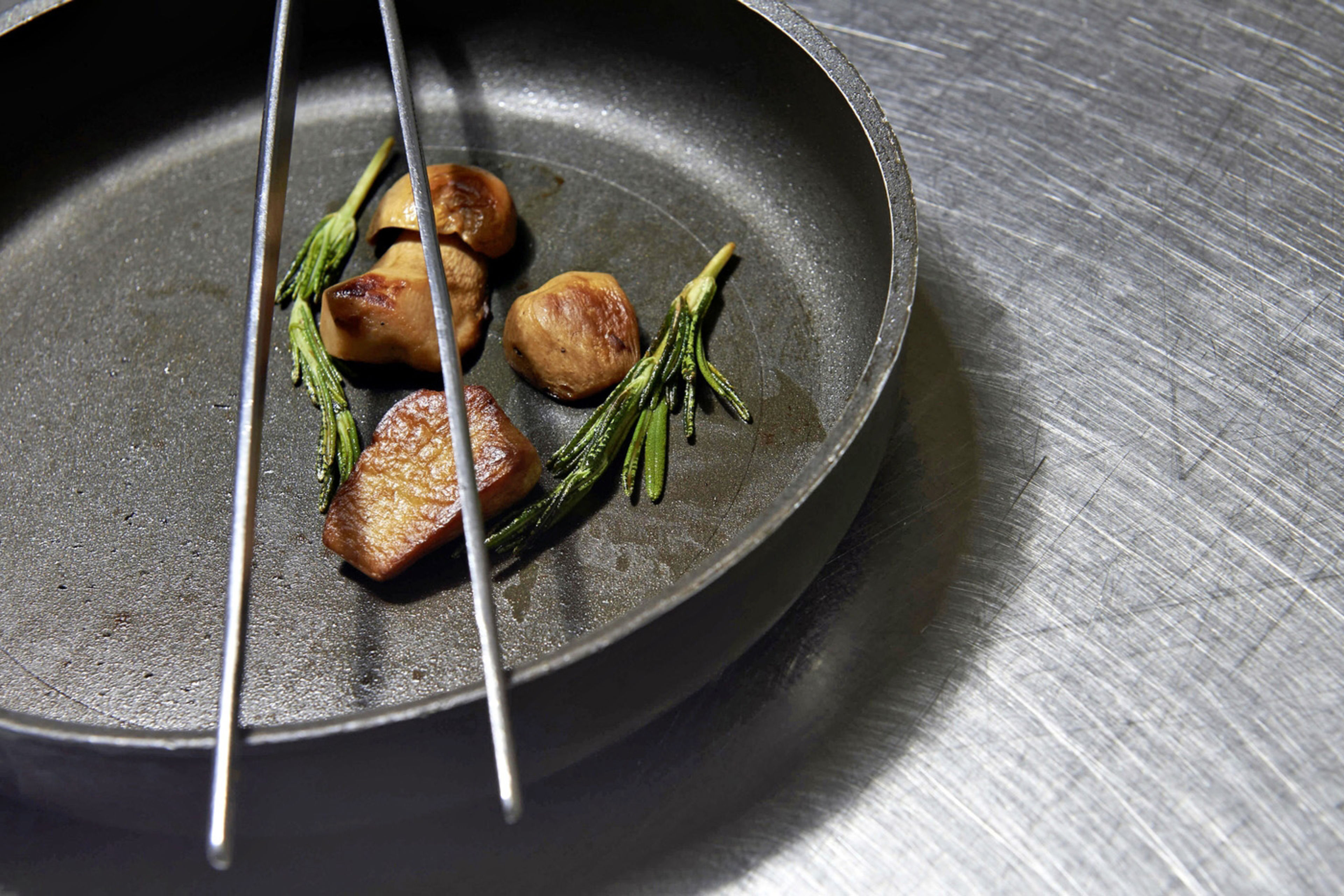 Steinpilze, kochen, Chefkoch, ValaisWallis, Binntal, Rosmarin