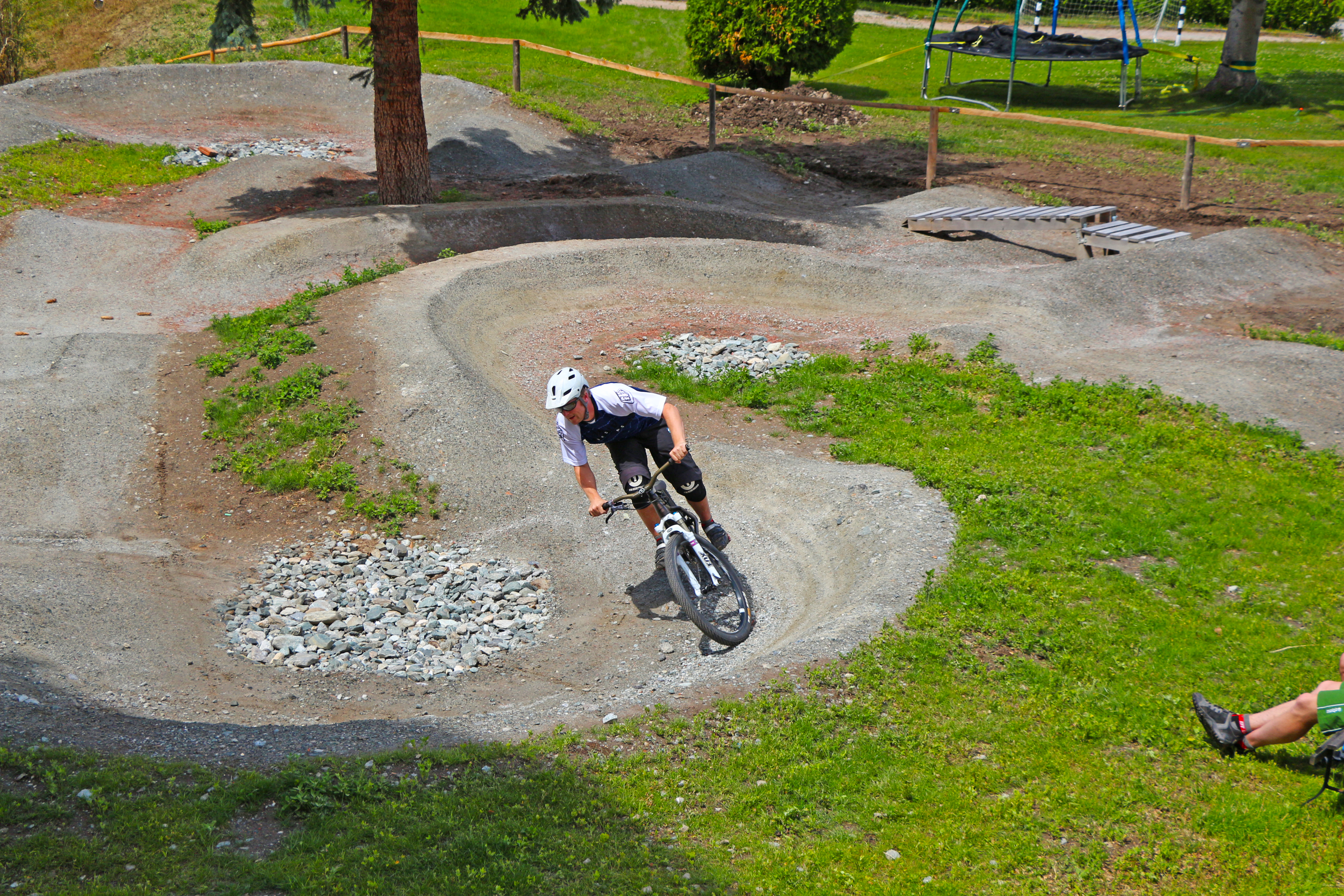 Mtb pump track hot sale