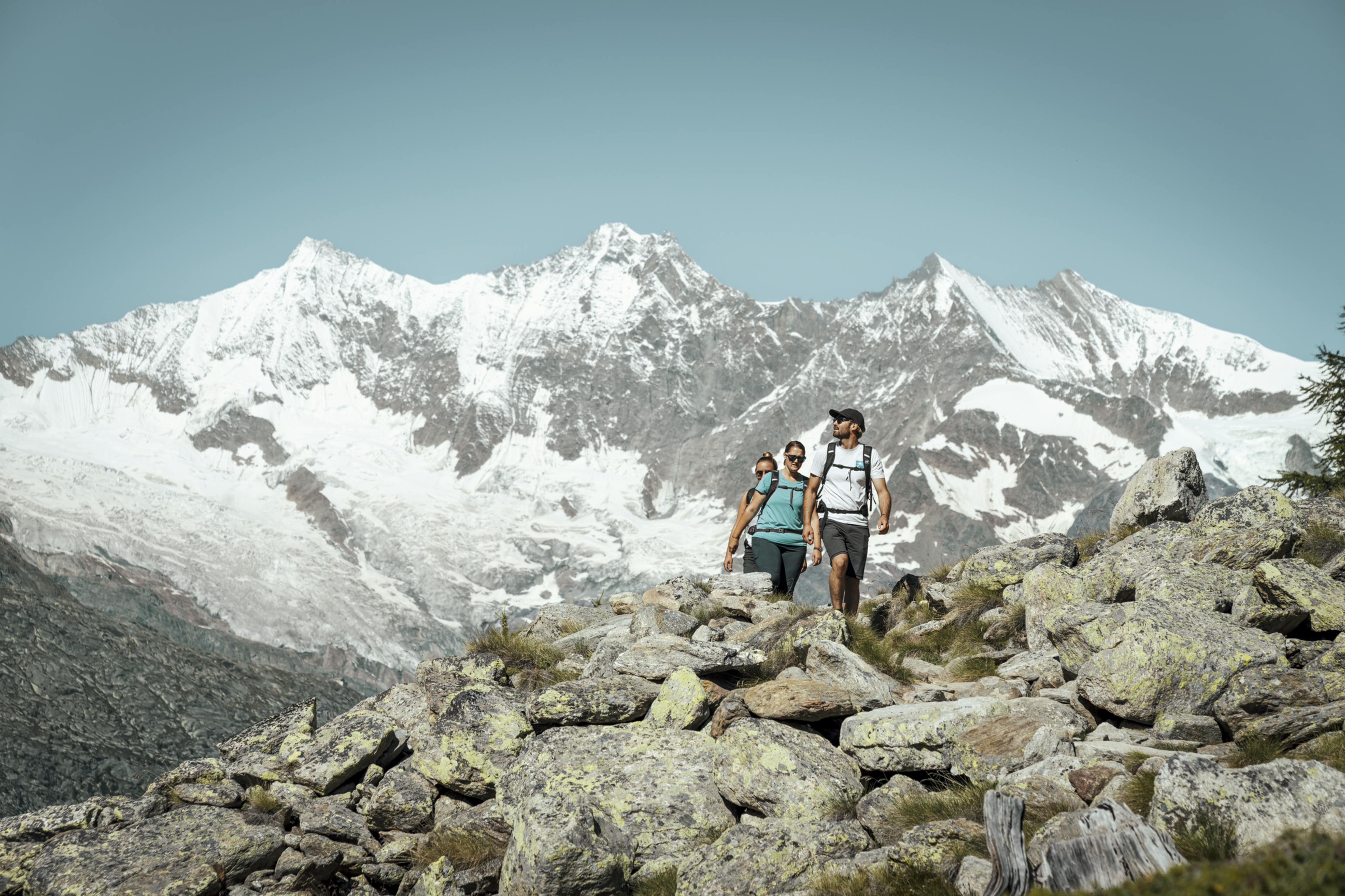 La quasi-totalité du sentier d’altitude offre une vue sur le massif des Mischabels.