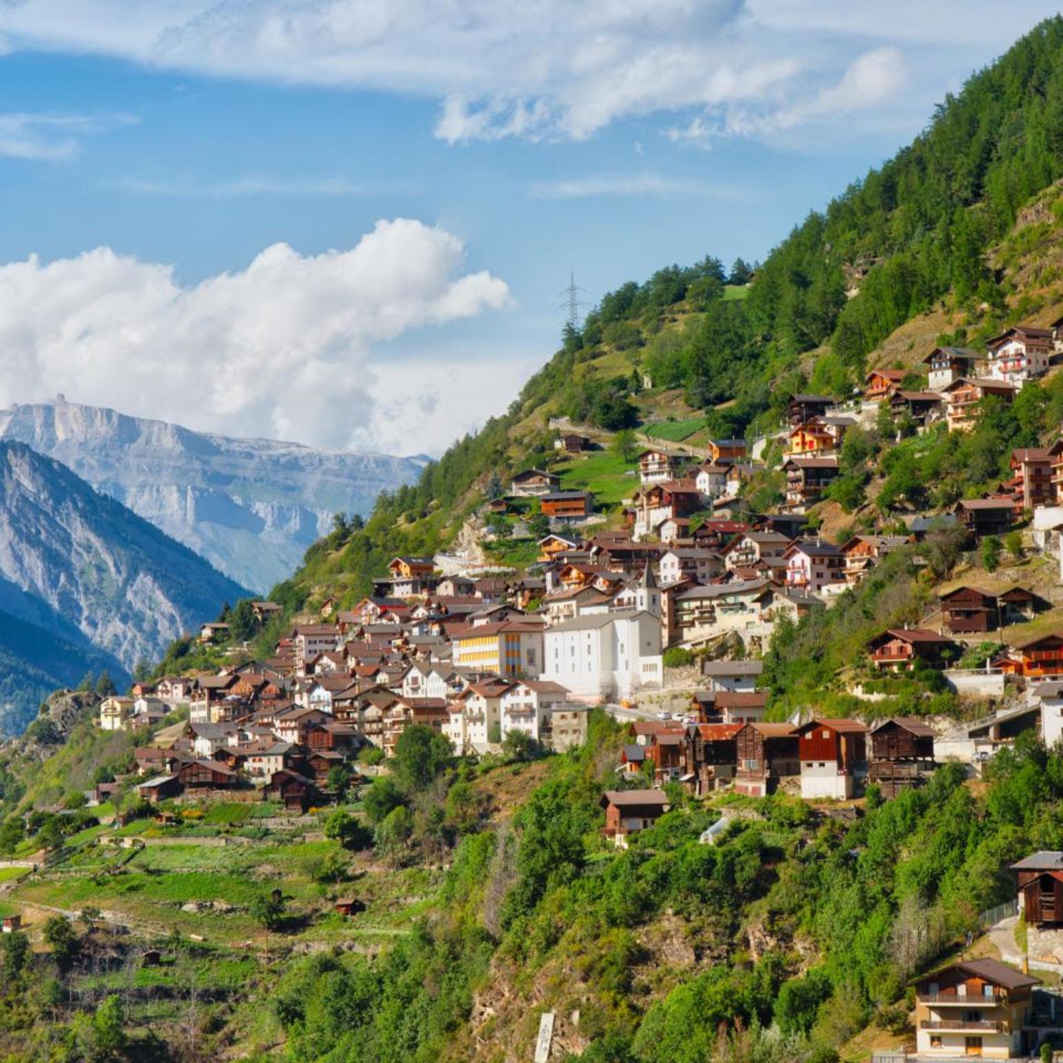 Le village d'Isérables avec vue panoramique