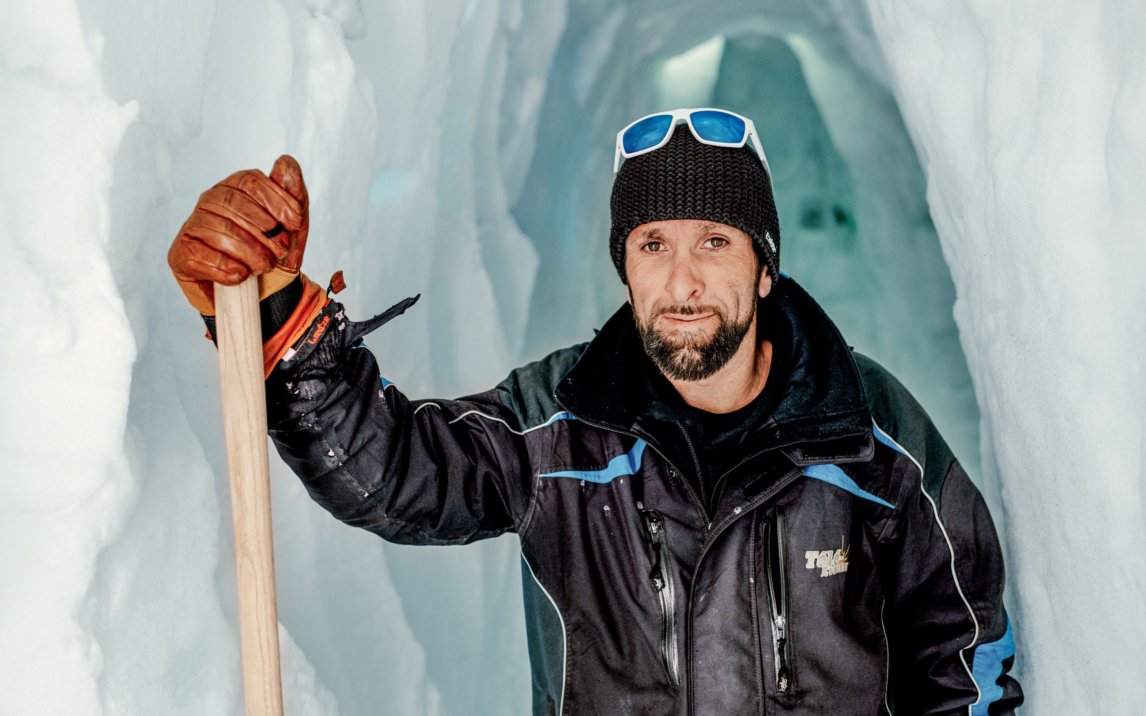 Je ne me considère pas comme un artiste. Je crois que tout le monde peut créer quelque chose avec ses mains, Valais, Suisse