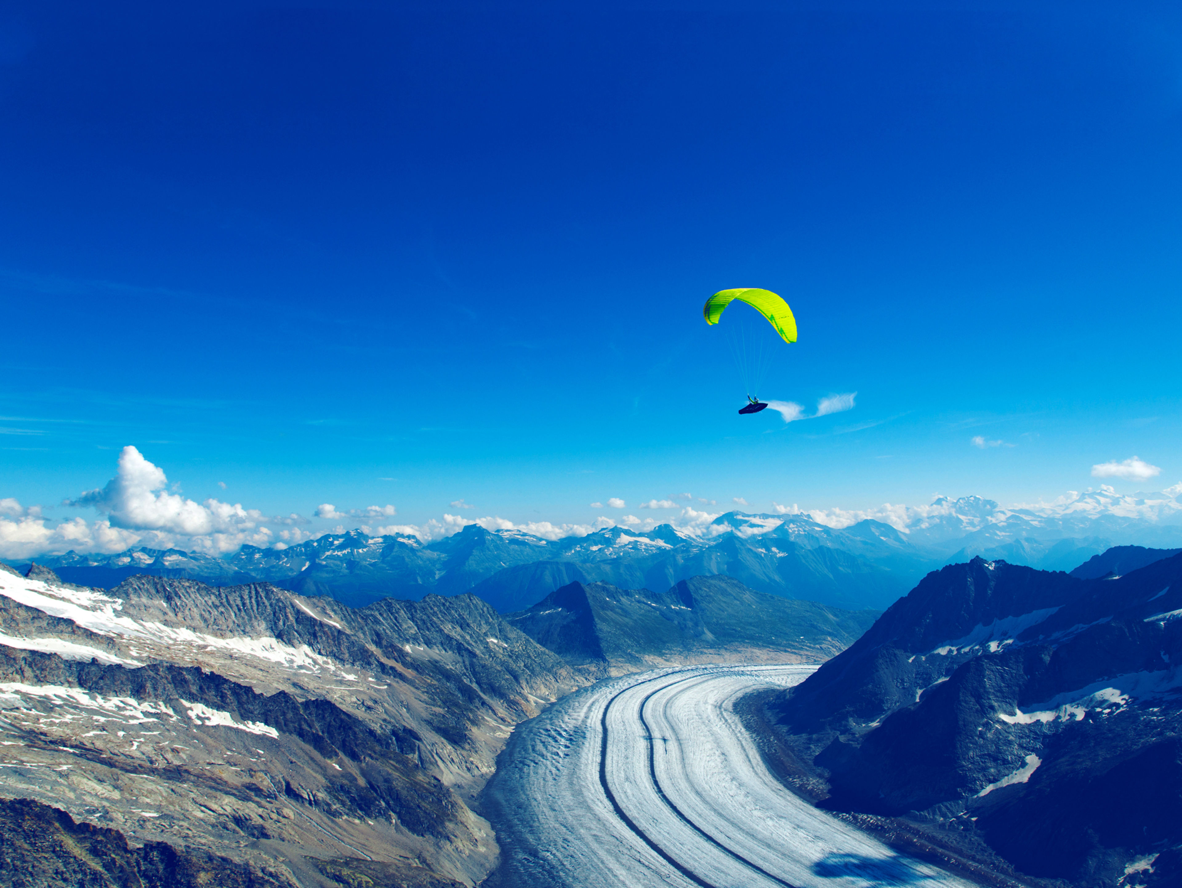 Paragliding in Valais