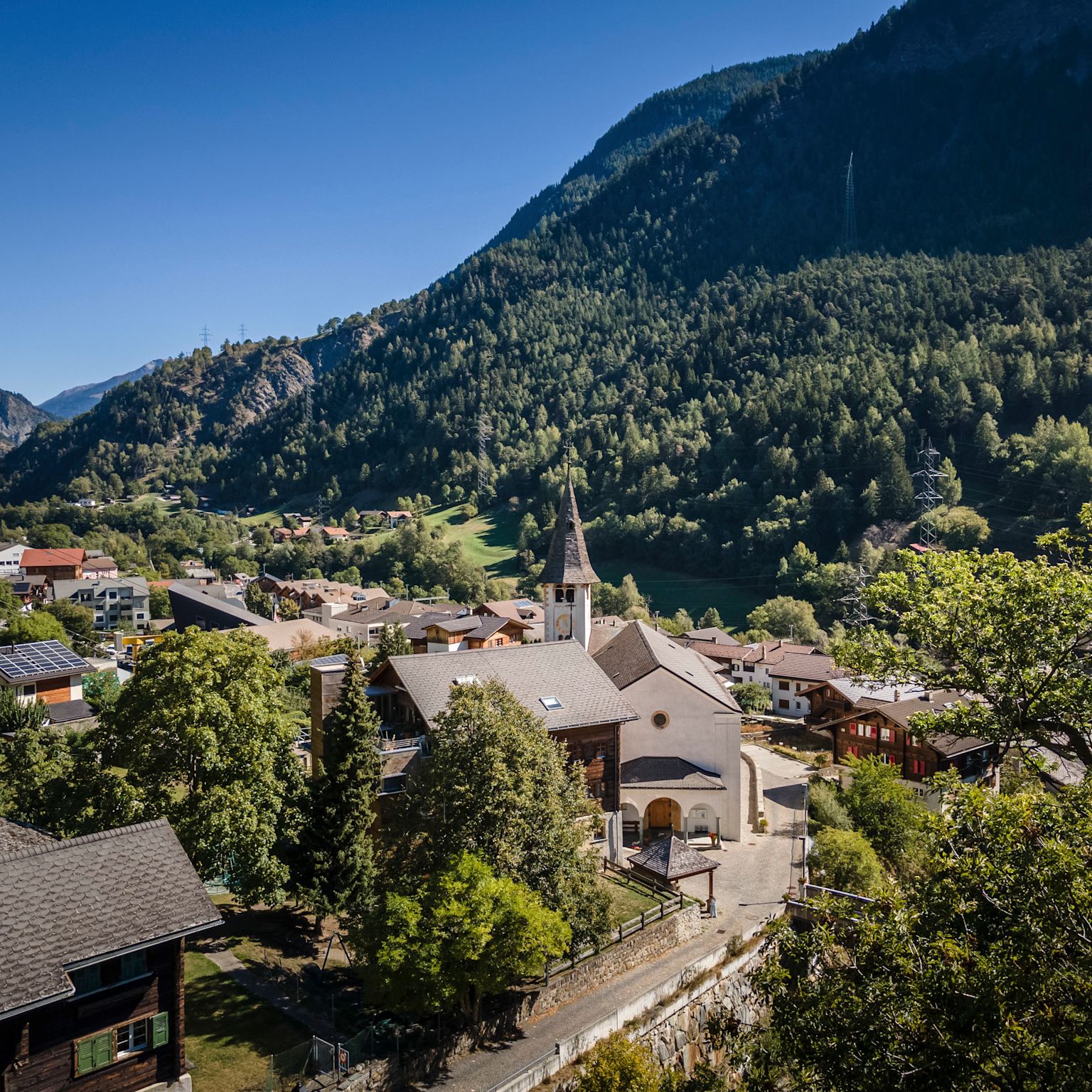 Village de Mörel dans la région d'Aletsch, été en Valais, Suisse