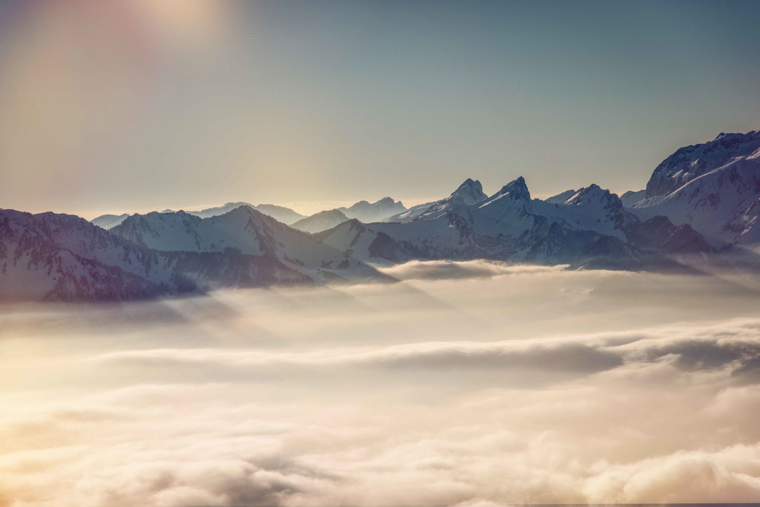 Paysage hivernal en Valais, montagnes et mer de brouillard, Torgon, les Cornettes de Bise, Valais, Suisse