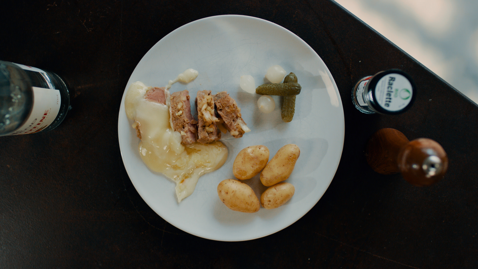 Raclette und Schweinsfilet mit Abricotine AOP