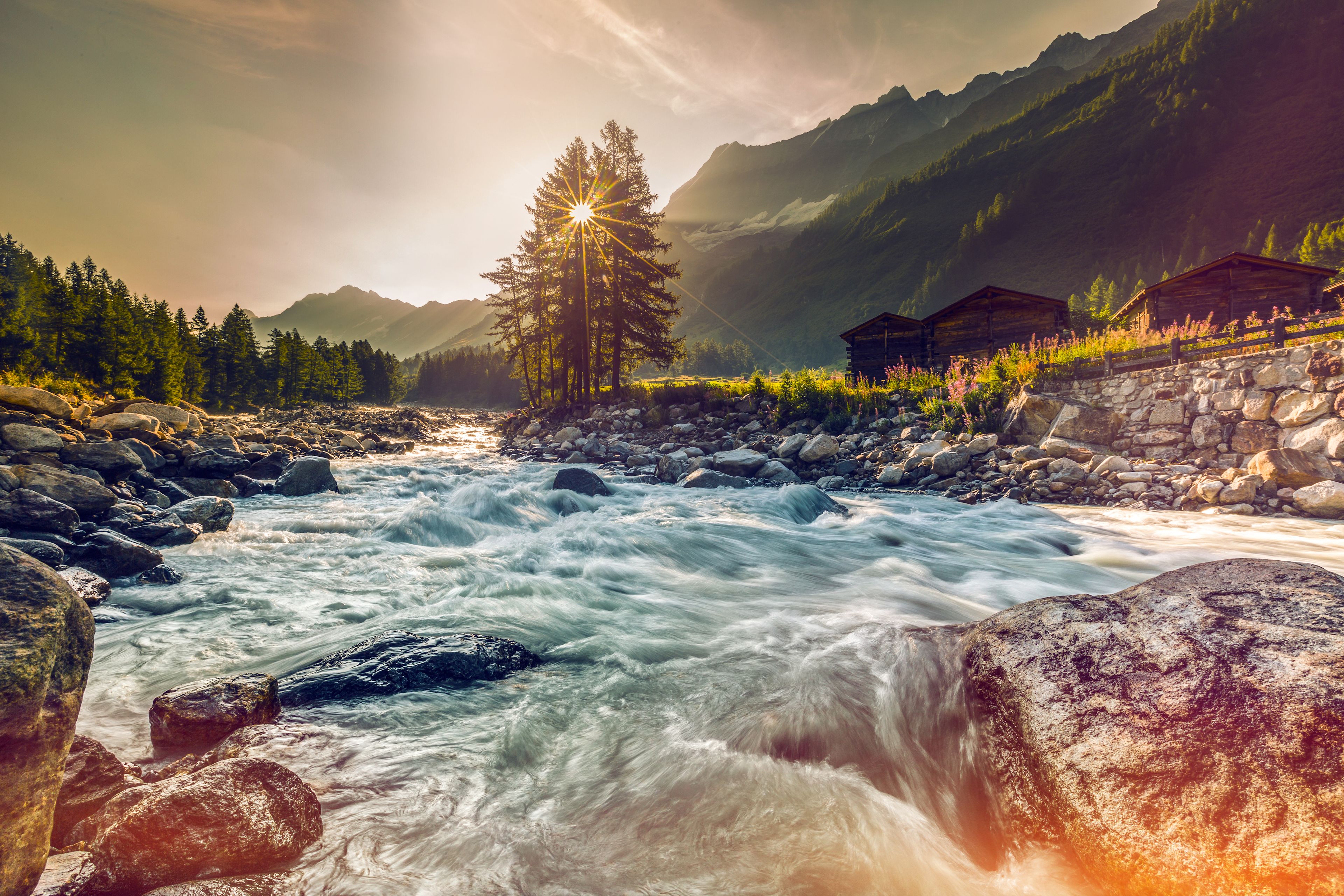 Lonza im Lötschental bei Sonnenaufgang, Wallis