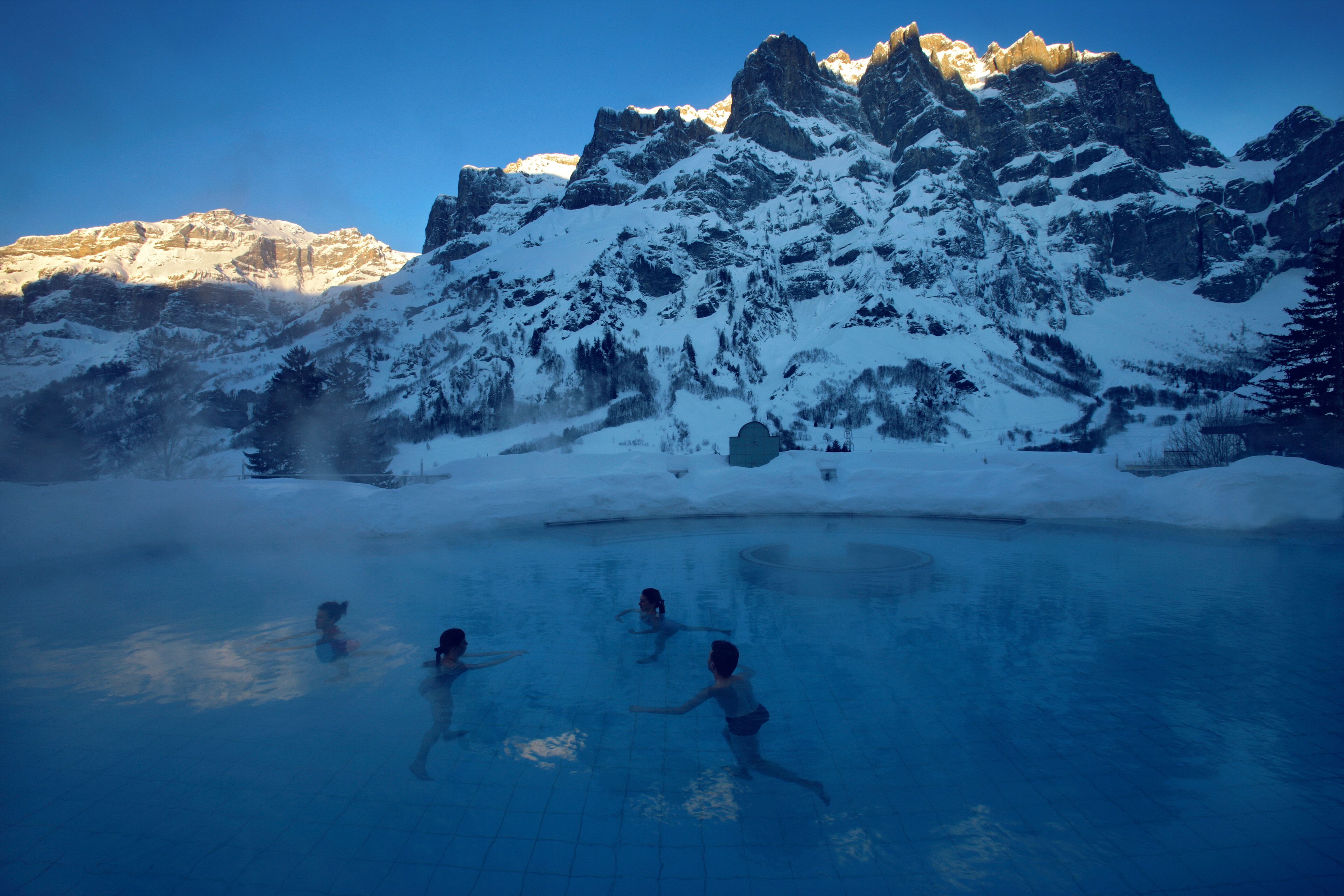 Thermalbad Leukerbad im Winter, Wallis