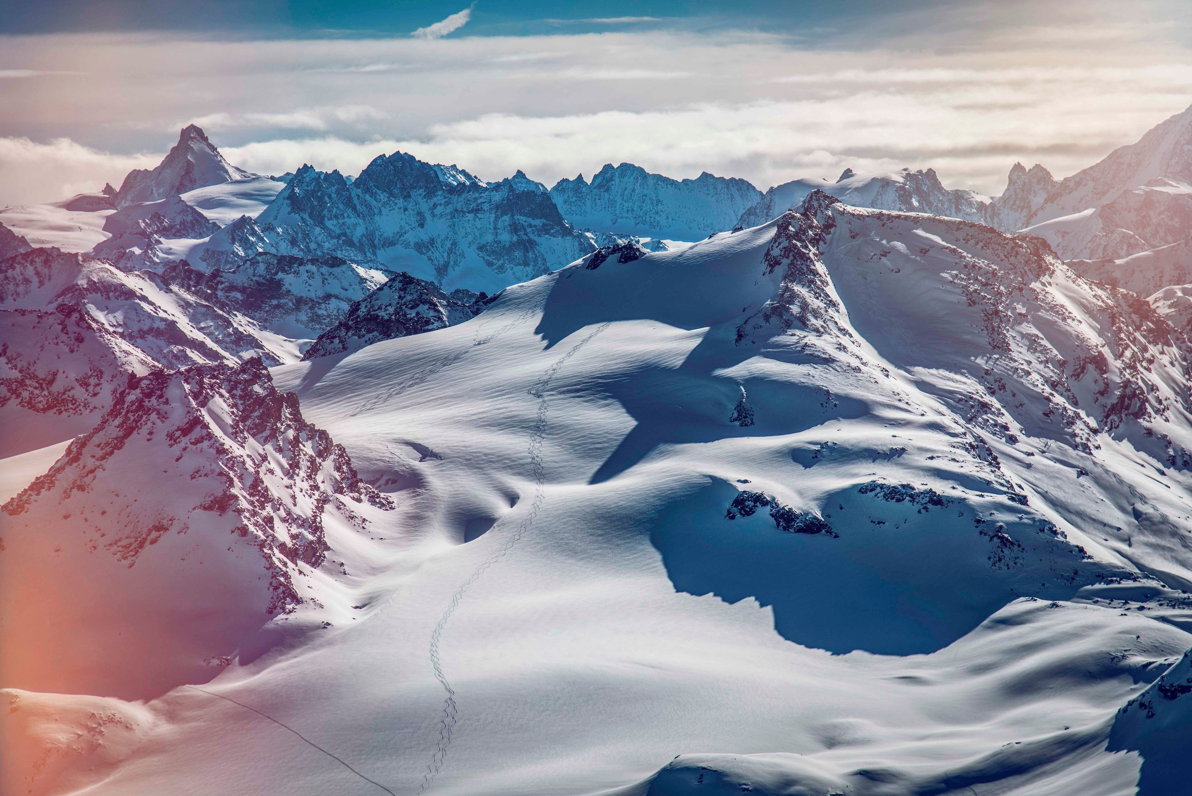 Vue sur la Rosa Blanche depuis le Mont-Fort, arrière plan la Dent d'Hérens, Valais, Suisse