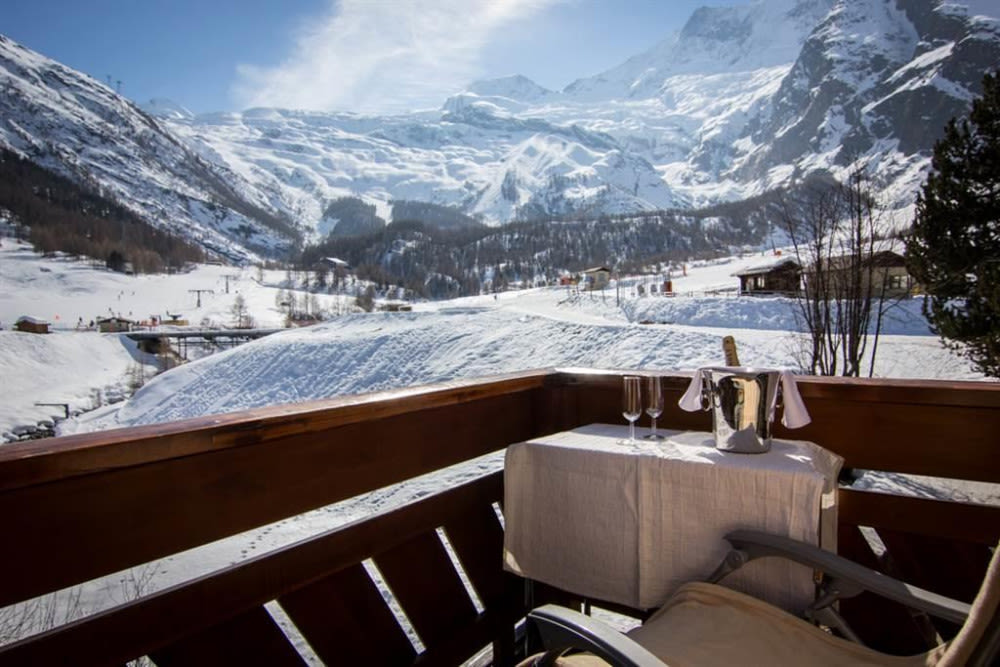 The Hotel Bristol in Saas-Fee is ideally located at the foot of the slopes.