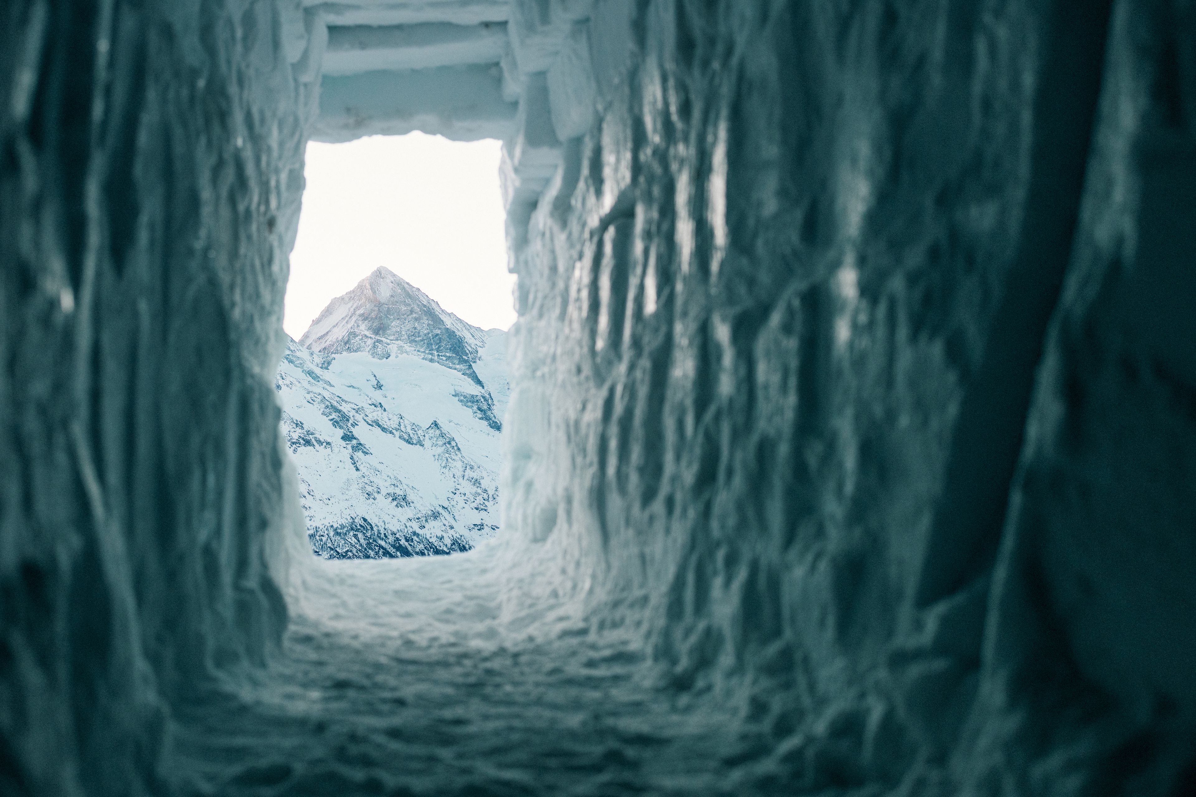 Également présente à l'intérieur de la sculpture, la fière Dent Blanche, Valais, Suisse