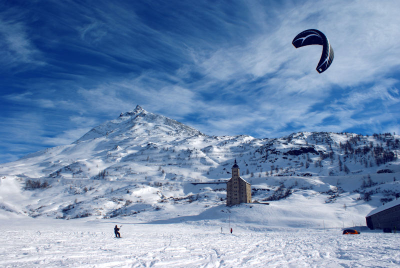 Speedflying au col de Simplon en hiver, Valais
