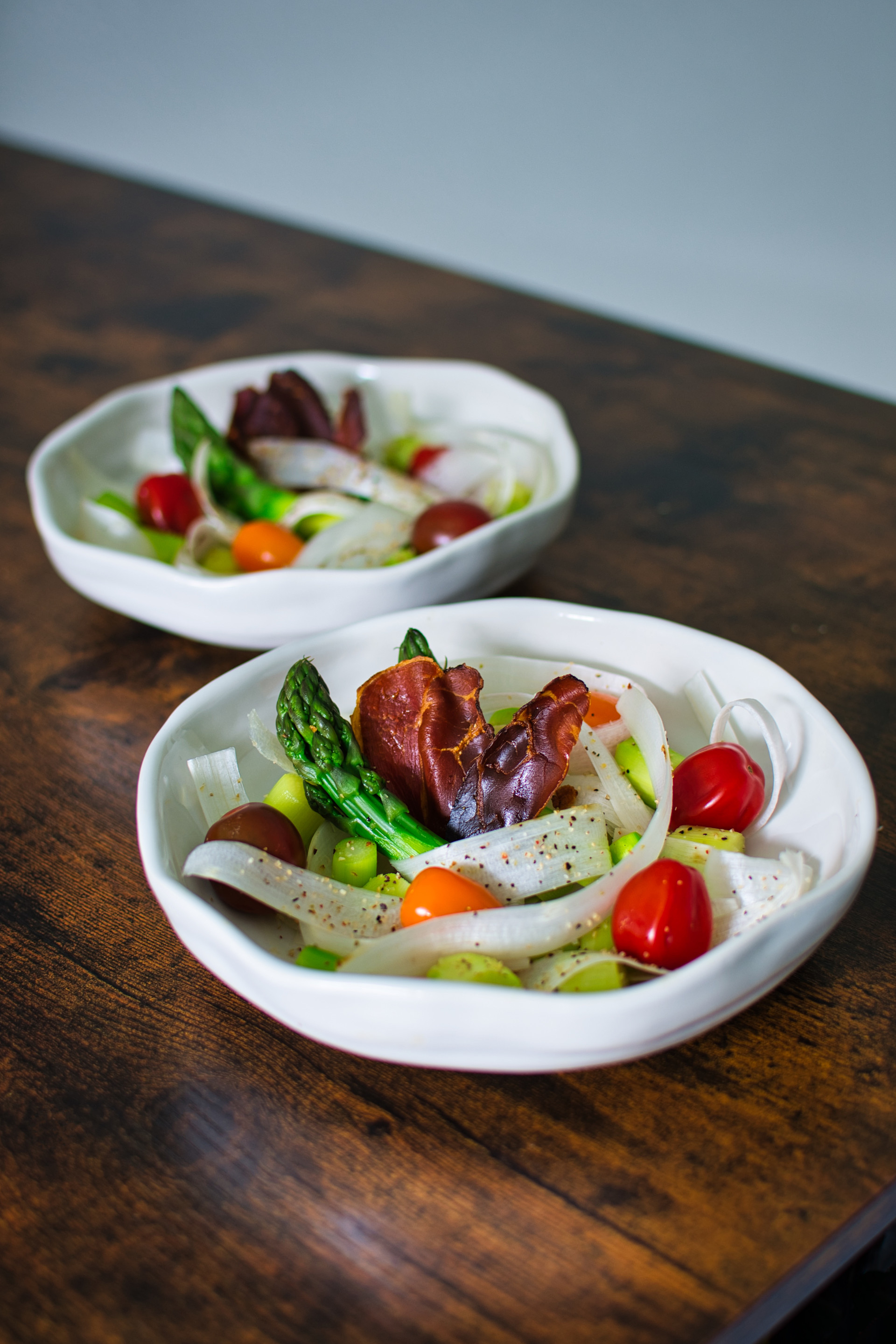 Colourful salad of green and white asparagus from Valais recipe | Valais Switzerland