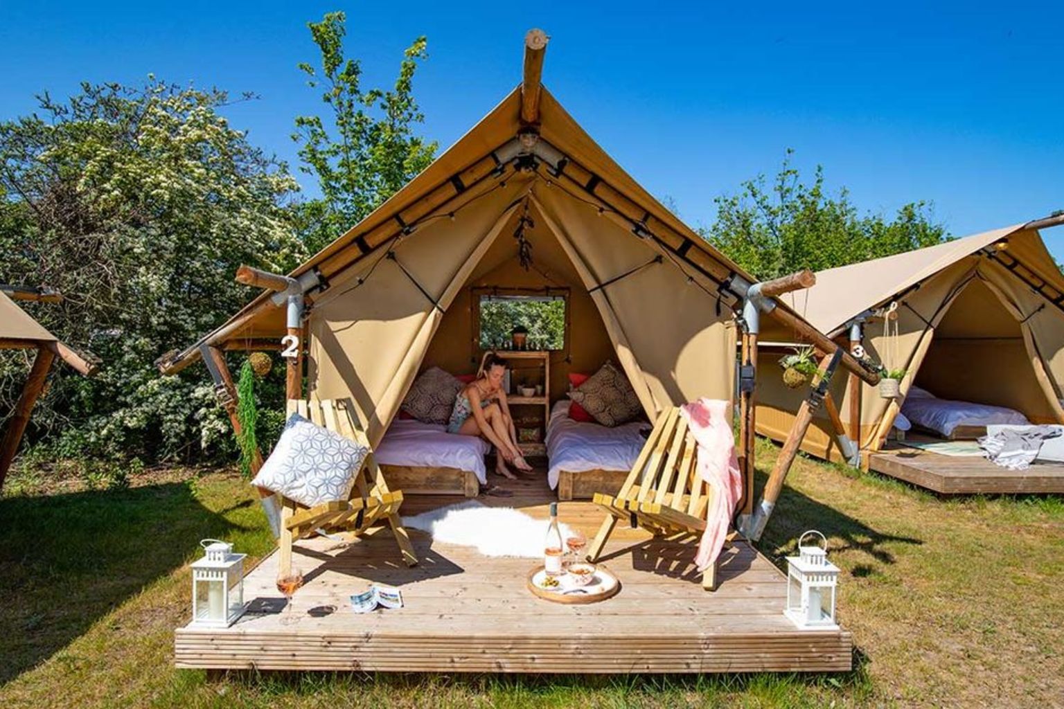 Camping avec installations de couchage et propre camp de surf, Valais, Suisse