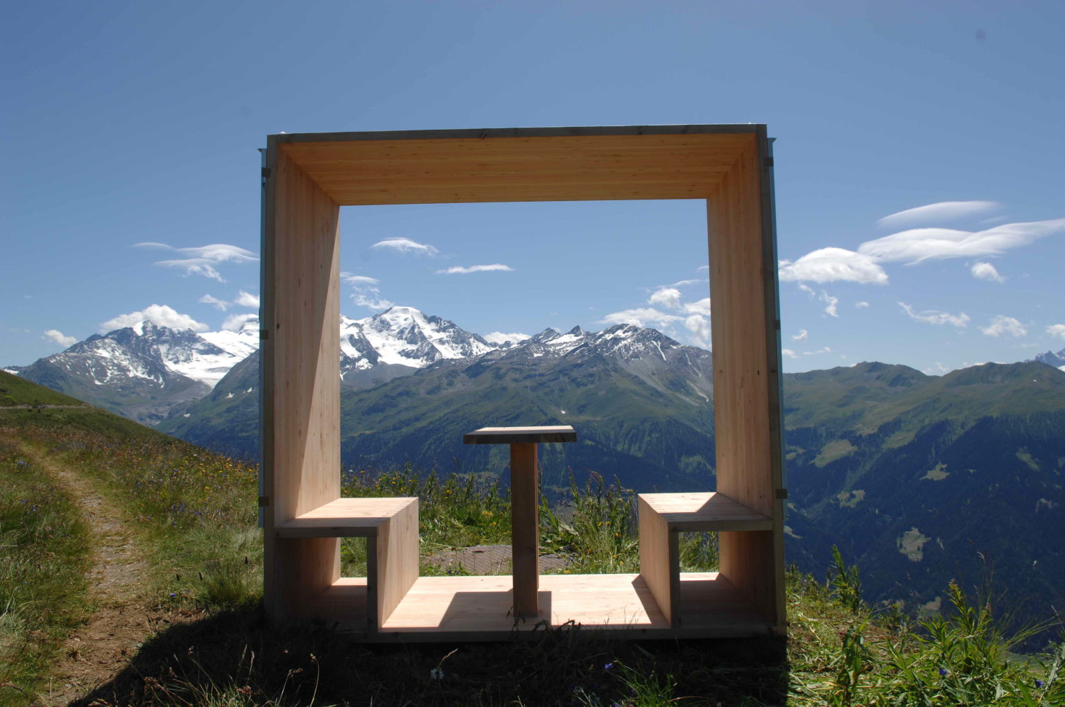 En été, les pâturages de Verbier sont transformés en un véritable musée en plein air, Valais, Suisse