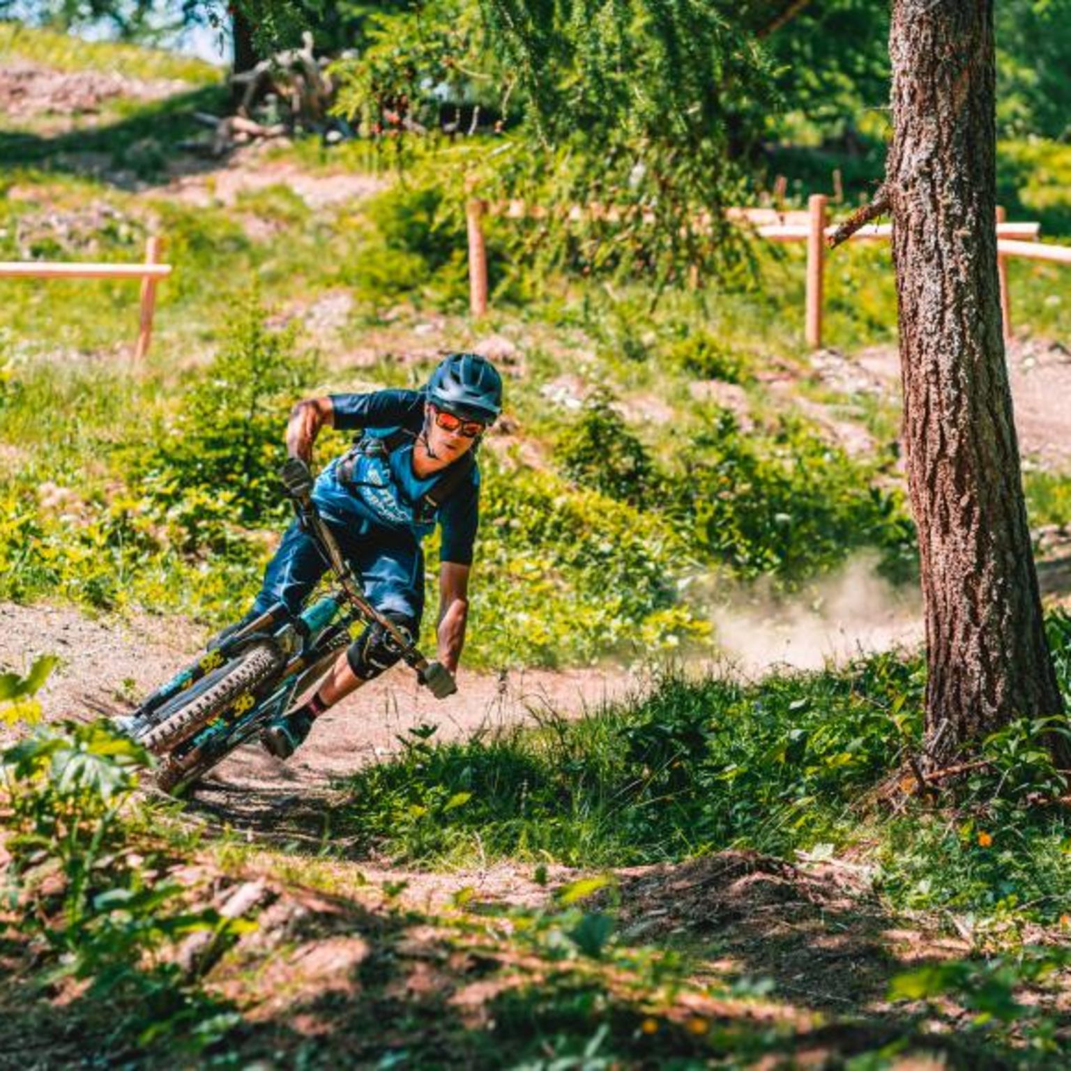 Faire du VTT dans la région de La Tzoumaz.