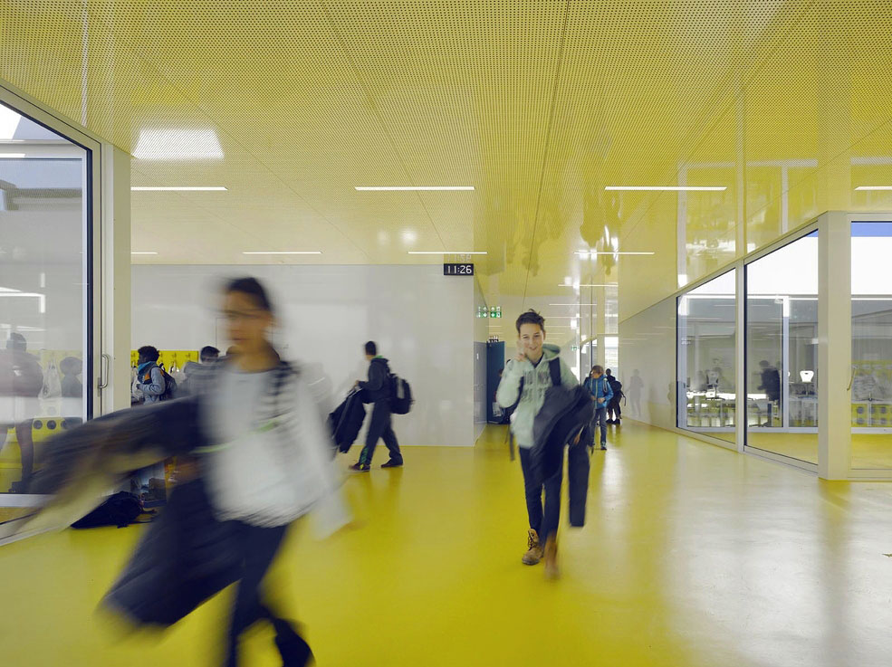 School in Conthey, Architecture