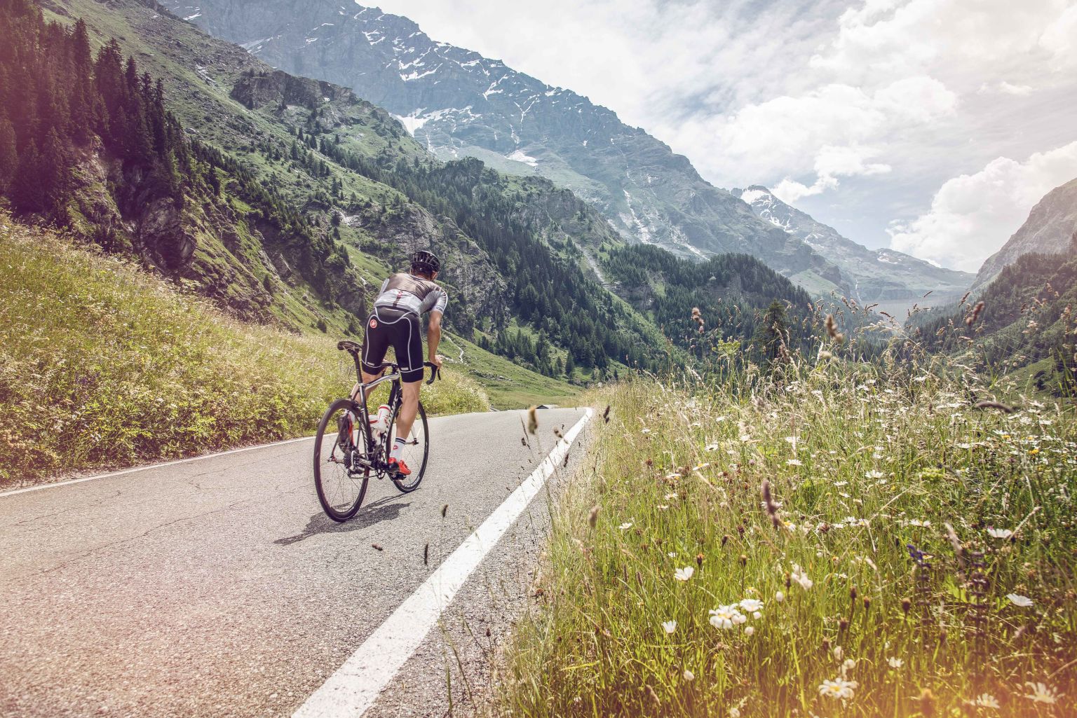 Cyclisme, Val de Bagnes, Village de Bonatchiesse, Valais, Suisse