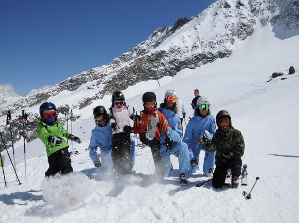 ESKIMOS is not just an ordinary ski and snowboard school, but a universe full of creative opportunities to provide to the guests an unforgettable stay in Saas-Fee, Valais