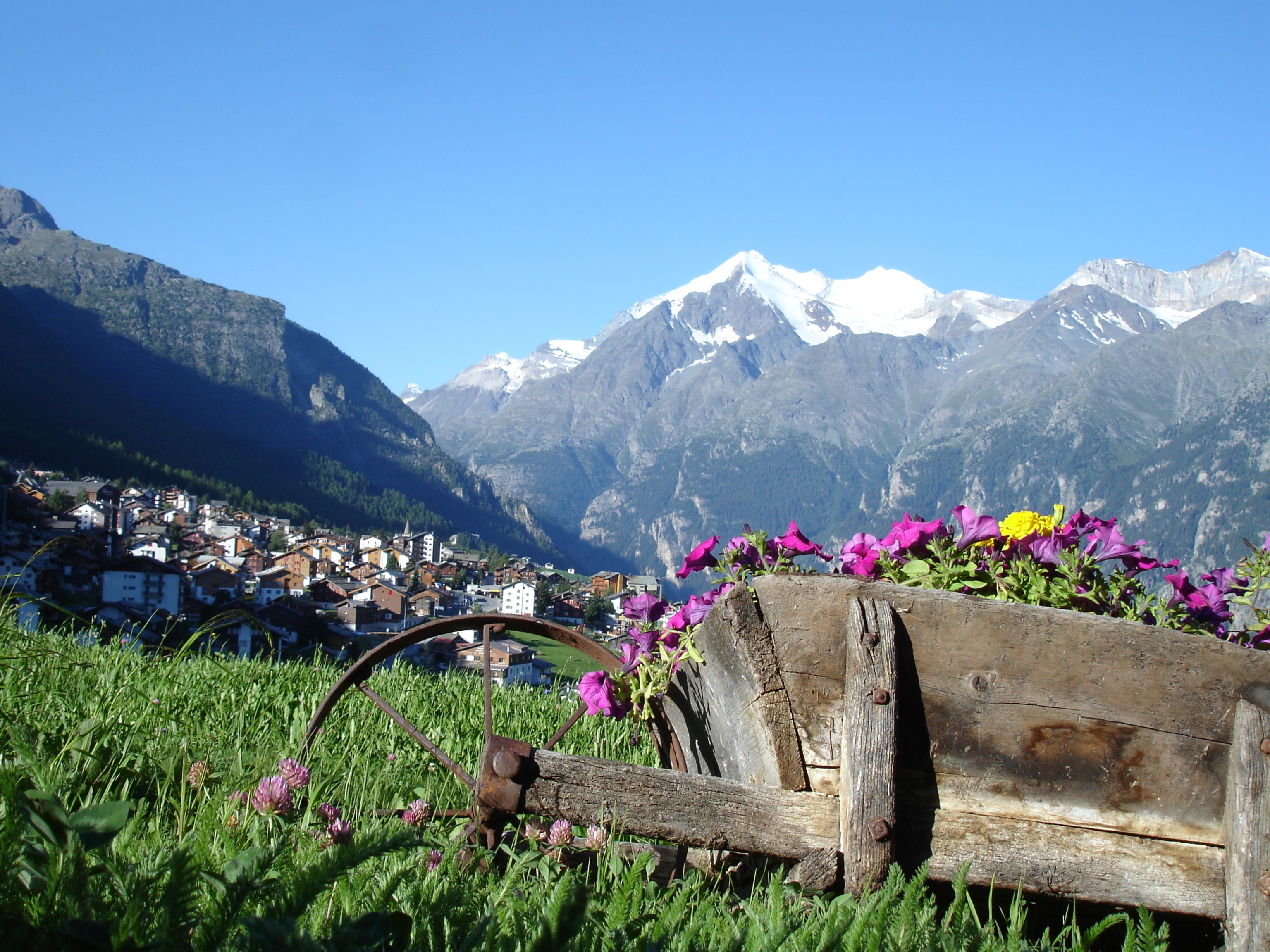 Village de Grächen en été, Valais, Suisse
