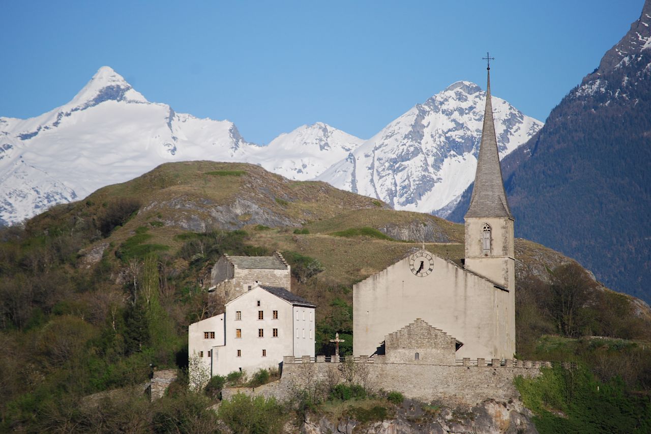Raron Rilke Burgkirche & Ruhestätte von Rainer Maria Rilke | Wallis Schweiz