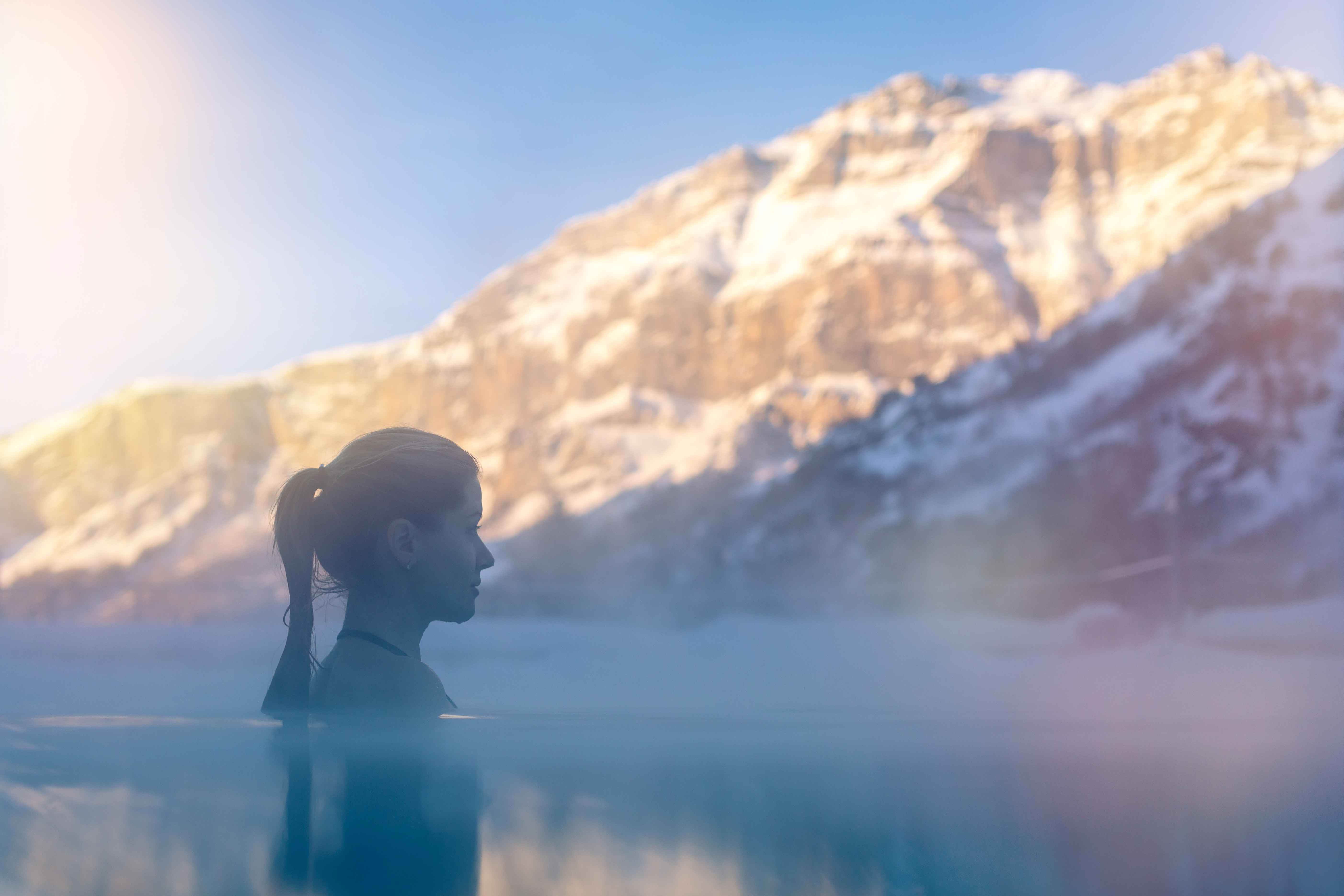 Die Thermalbäder Leukerbad im Winter Valais Wallis Schweiz Switzerland