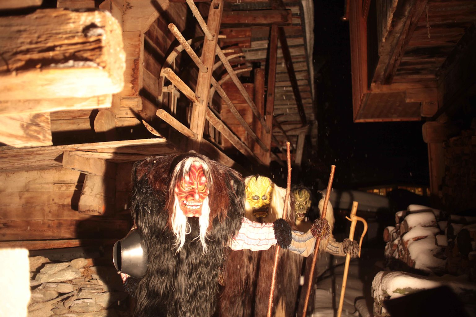 Tschäggättä Traditionen Lötschental Valais Wallis Schweiz Swizterland Suisse