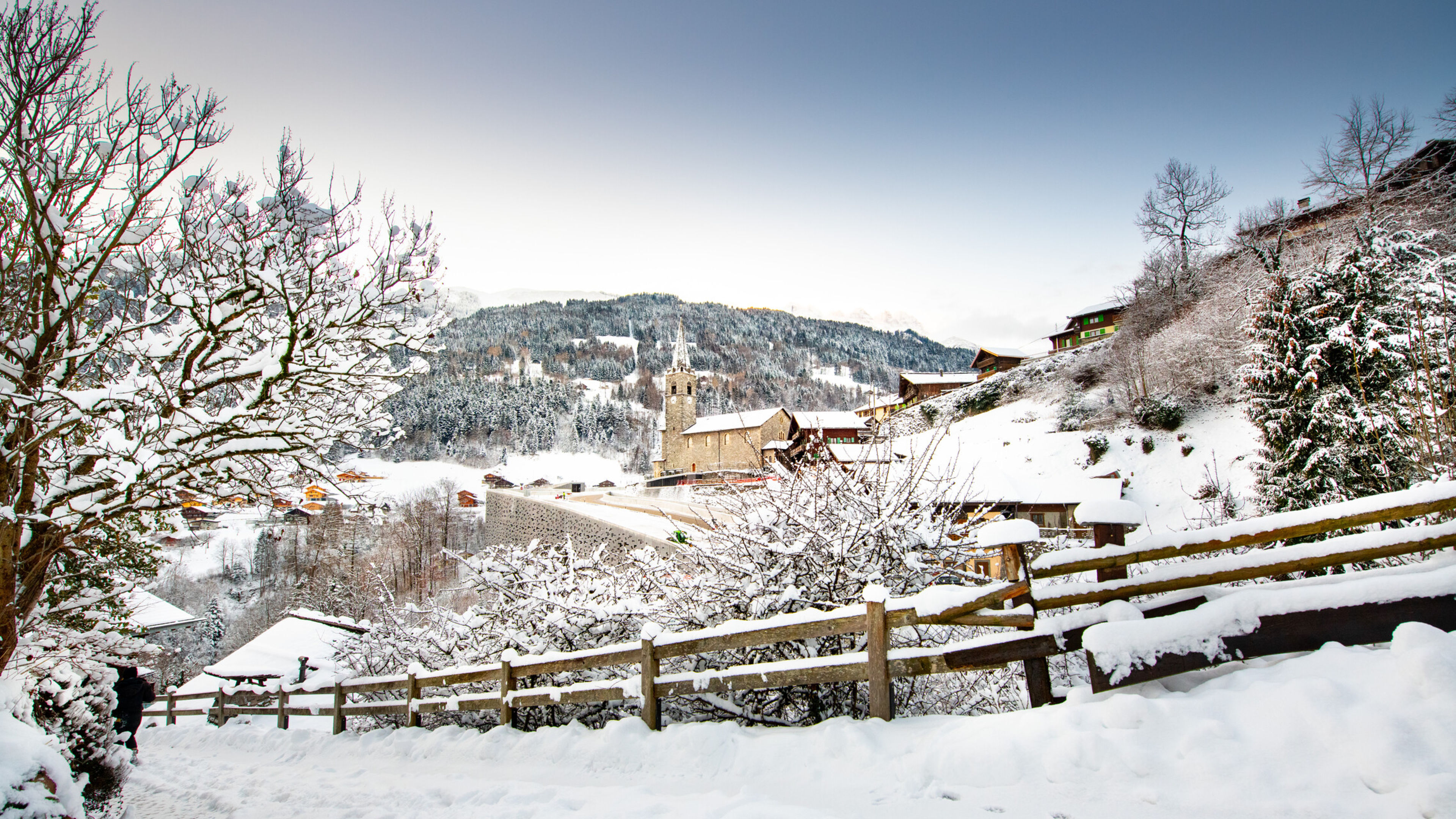 Eglise, village de Troistorrents, Valais, Suisse