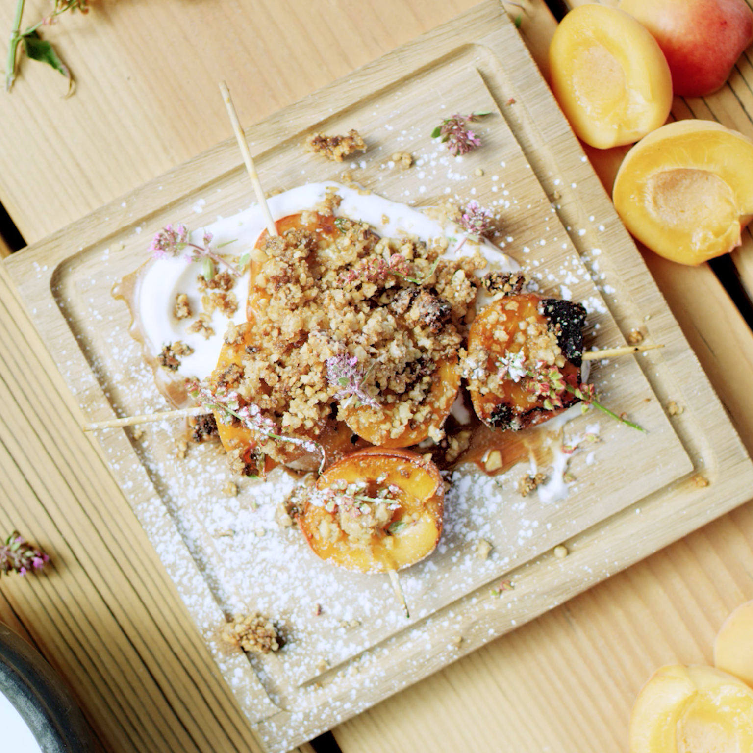 Apricot skewers with hazelnut crumble, Recipes, Valais, Switzerland