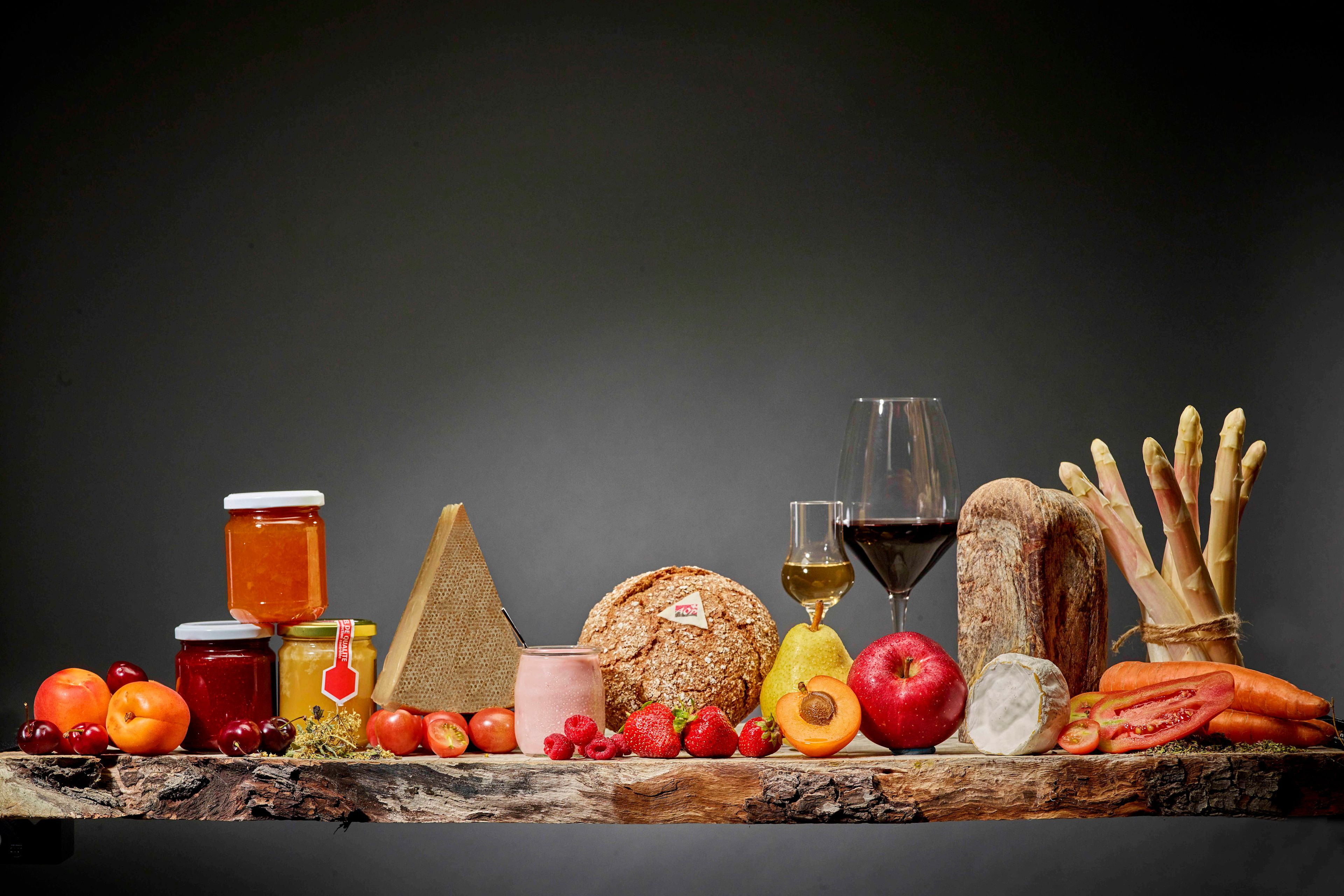 Quelques-uns de nos produits de la marque Valais sur une photo, Valais, Suisse