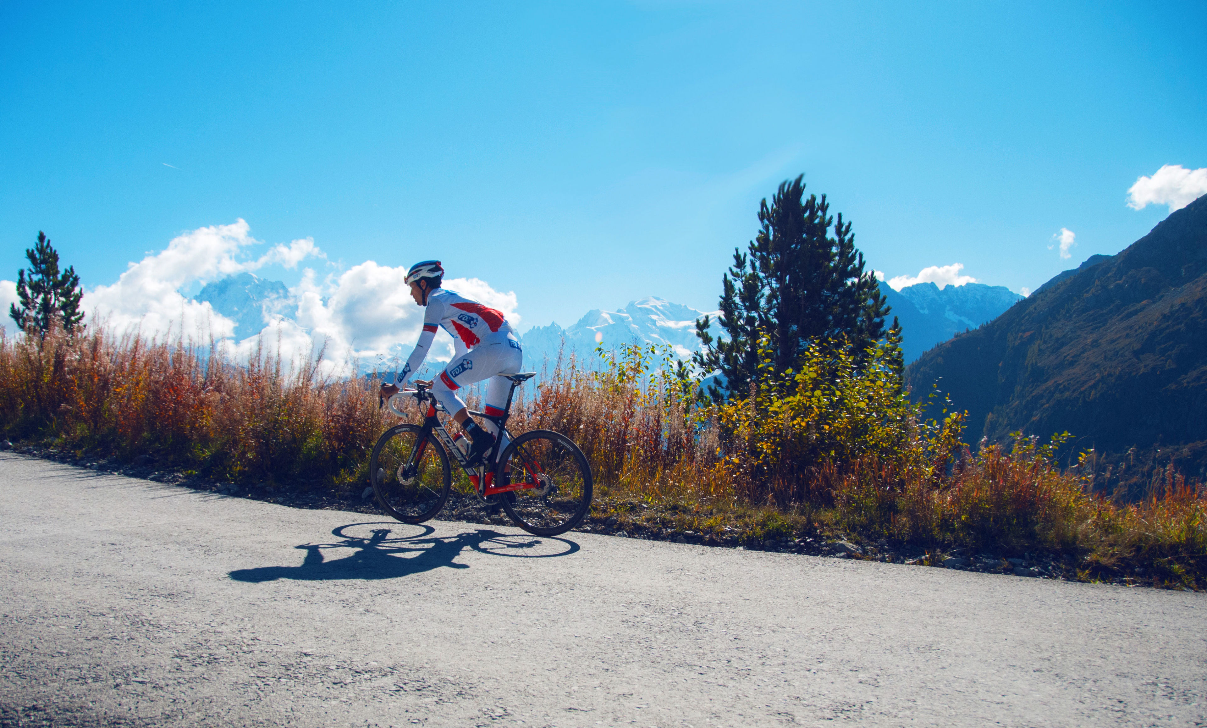 Steve Morabito à vélo, Mont-Blanc, Valais