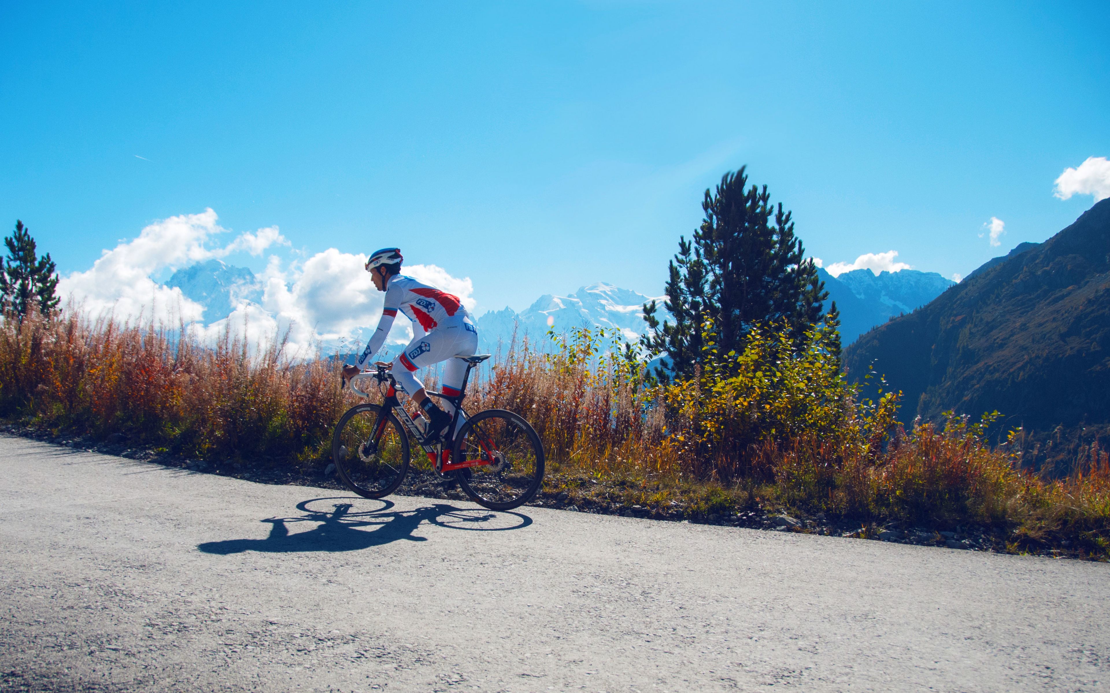 Steve Morabito cycling in Valais