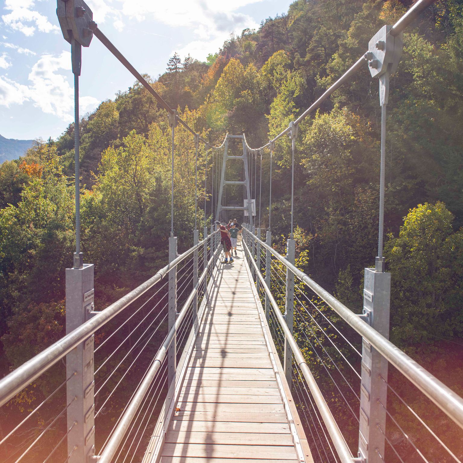Hängebrücke von Farinet in Saillon, wandern im Wallis, schweiz