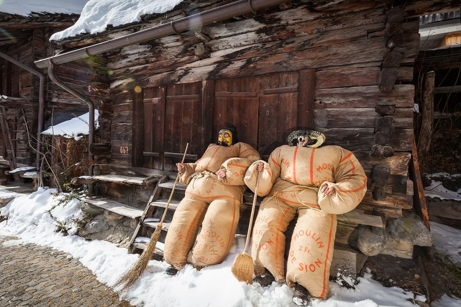 Carnaval à Evolène avec les  «Peluches»