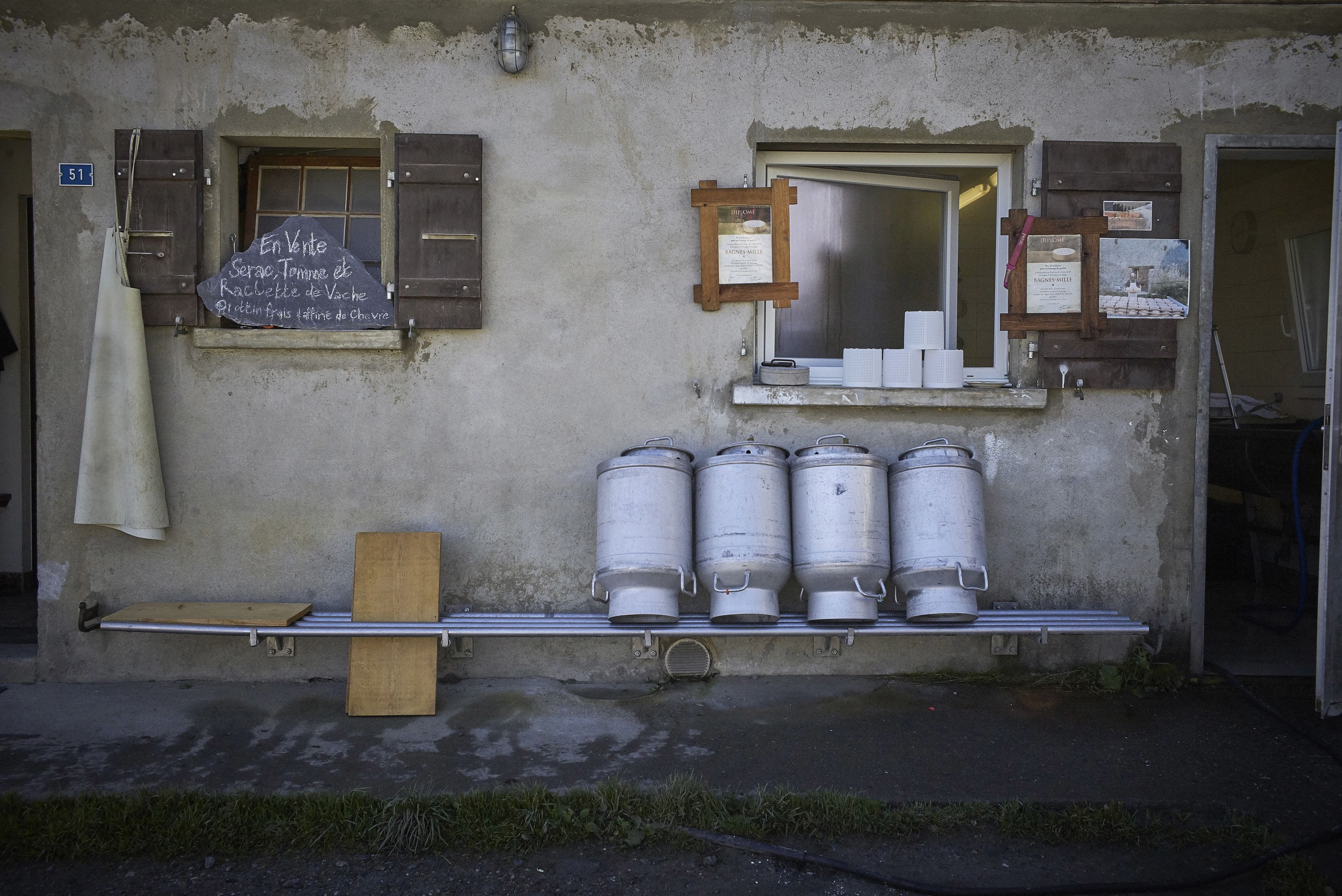 Bidons de lait, Valais, Suisse
