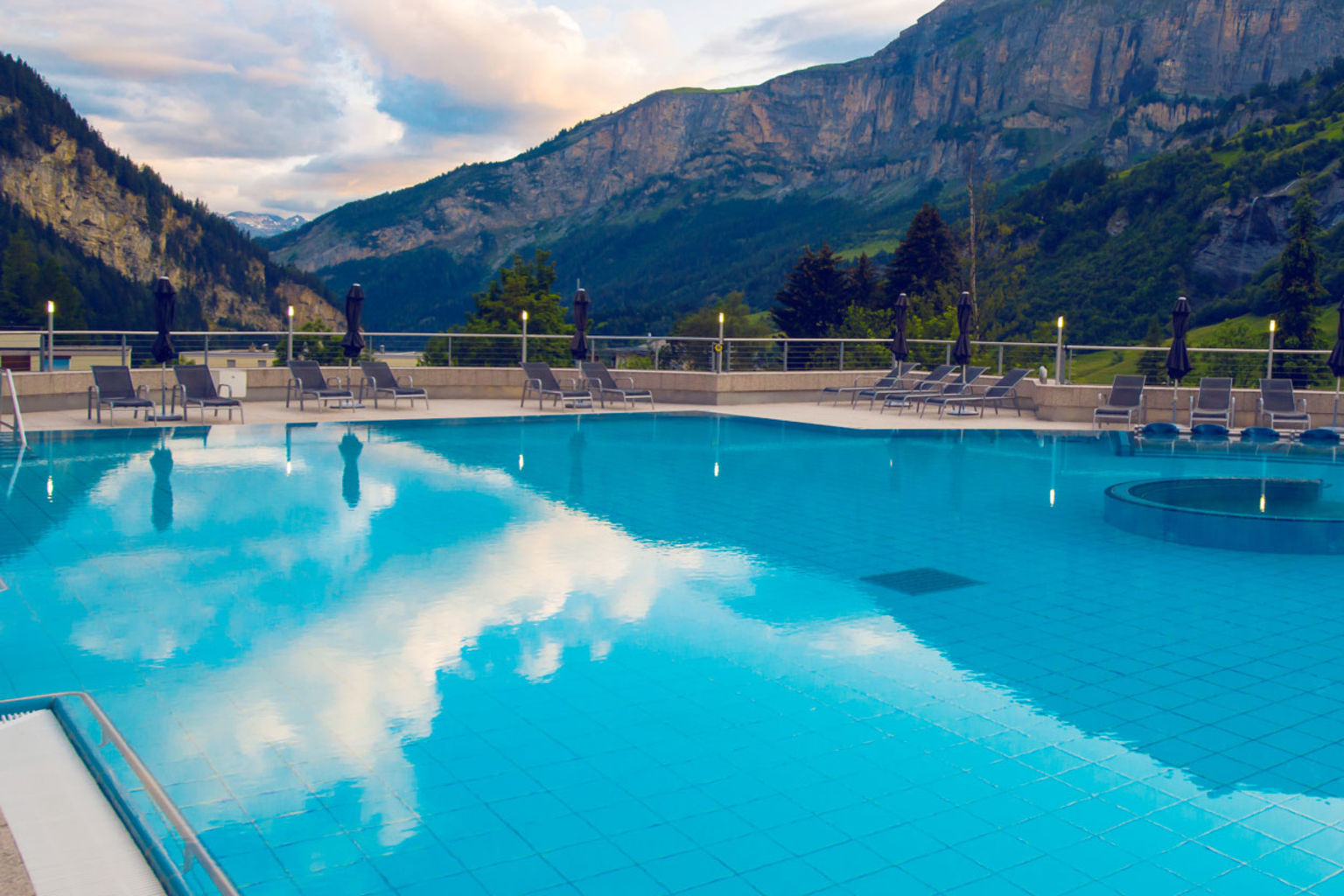 Aussenbecken im Thermalbad in Leukerbad, Wallis