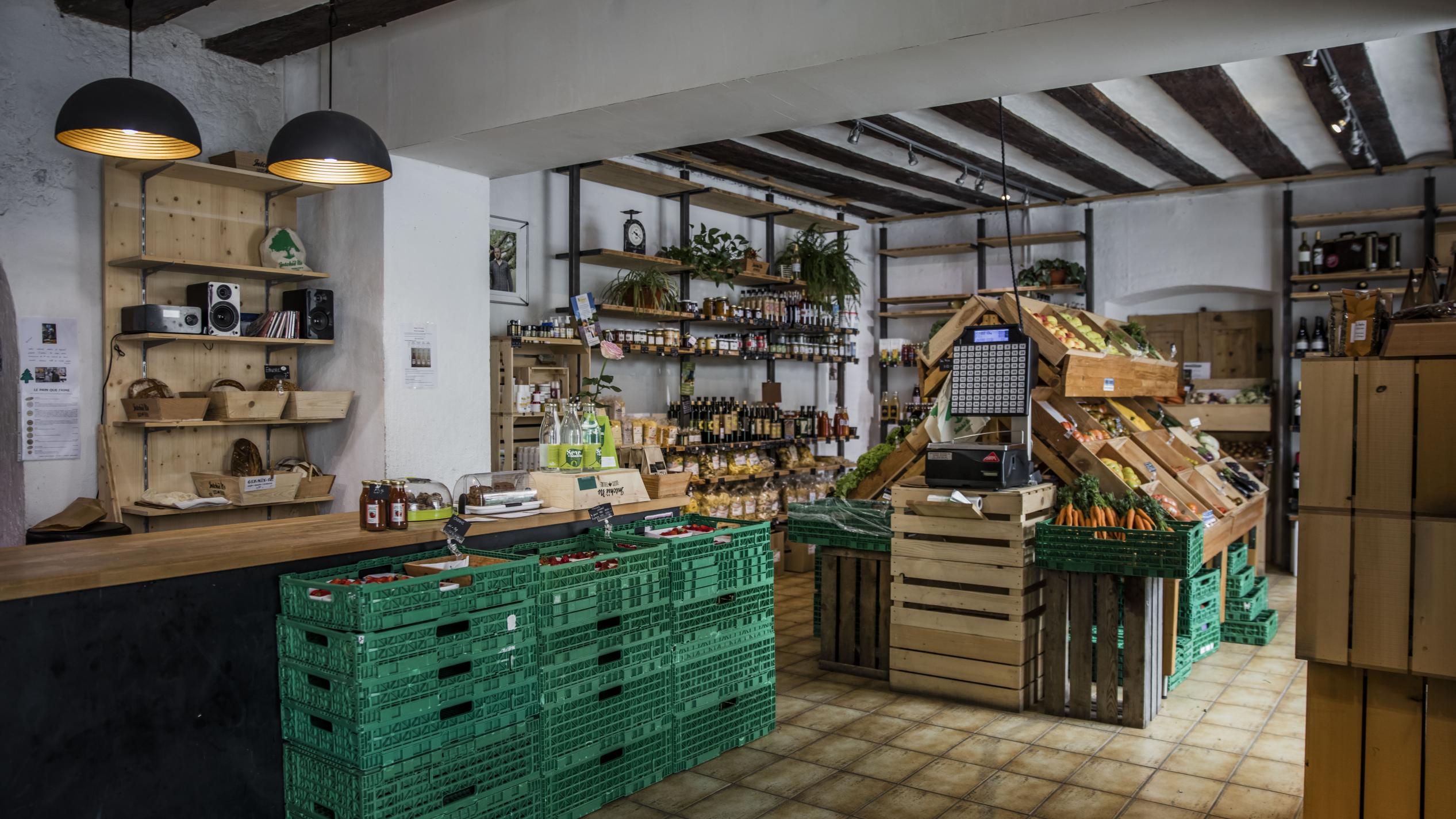 Verkaufsstellen, lokale Produkte, Früchte, Gemüse, Wallis, Schweiz